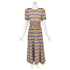 LOUIS FERAUD, aprox. década de los 90. Vestido midi de gasa de crepé de seda a rayas de colores. Talla 10. Como nuevo, sin estrenar.
