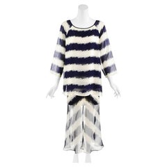 GIANFRANCO FERRÉ Set a due pezzi con gonna in organza e maglia a righe blu navy e bianche, TAGLIA 6