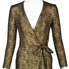 DRIES VAN NOTEN – Maxikleid mit Wickelausschnitt in Metallic-Gold und Schwarz mit Struktur