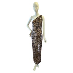 Anni '90, Bellville, Sassoon, Lorcan Mullany, Harrods, abito monospalla nero e dorato