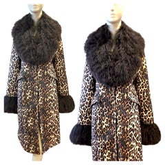 Manteau Charlotte Simone à imprimé léopard, col et poignets en fourrure de Mongolie marron, taille US 6-8