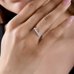 Anello con moissanite da 0,27 carati a forma di marquise in oro bianco 14K
