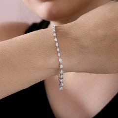 Armband mit ovalen und birnenförmigen Moissaniten (2,45 Karat) aus 9-karätigem Weißgold