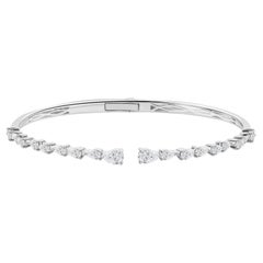 Bracelet rigide en or blanc 18 carats serti d'une moissanite de 1,83 carats taille marquise