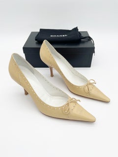 Chanel Vintage Beige Leather Bow Interlocking CC Pointed Toe Pumps Heels EU 41
