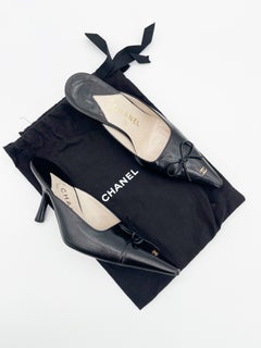 Chanel Vintage Classic Black Leather CC Logo Bow Pointed Toe Mule Heels EU 37