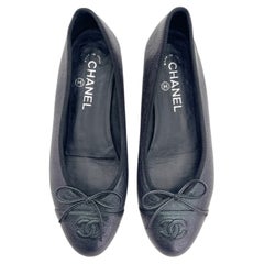 Chanel Iridescent Black Pebbled Leather CC Logo Bow Ballet Flats EU 38