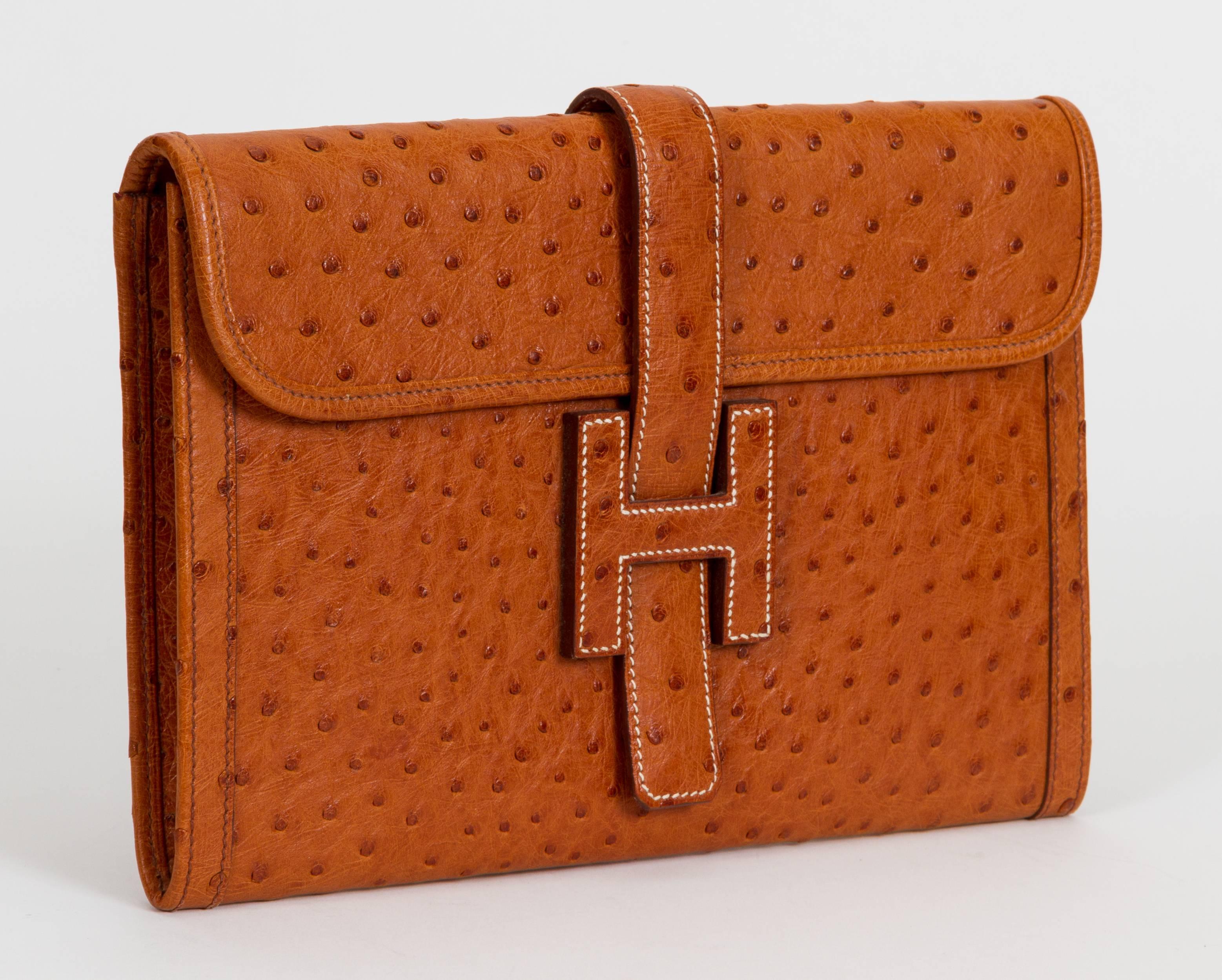 Hermès Rare Ostrich Gold Jige Clutch Circa 1995 In Good Condition In West Hollywood, CA