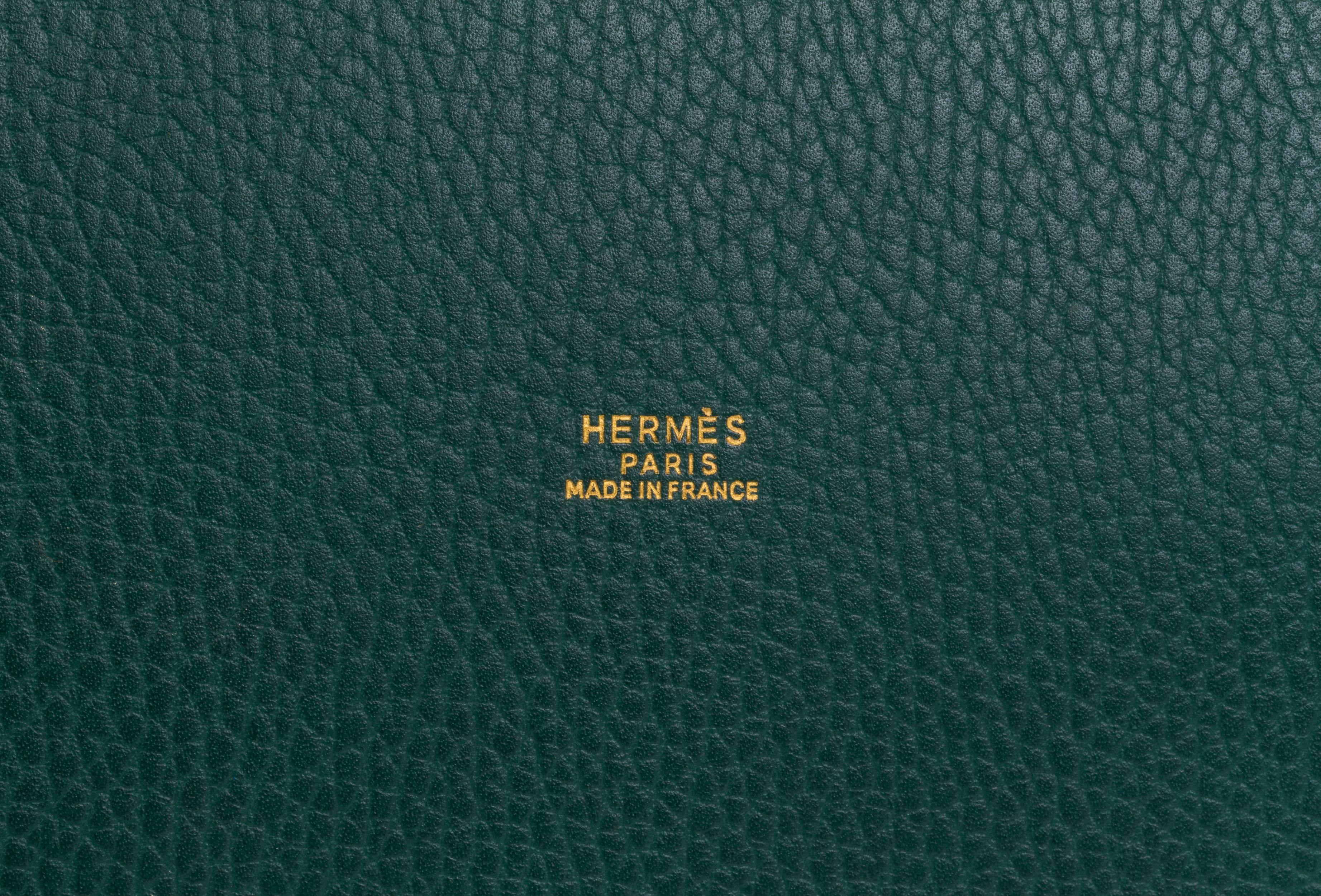 Women's Hermès Emerald Shoulder Bucket Bag