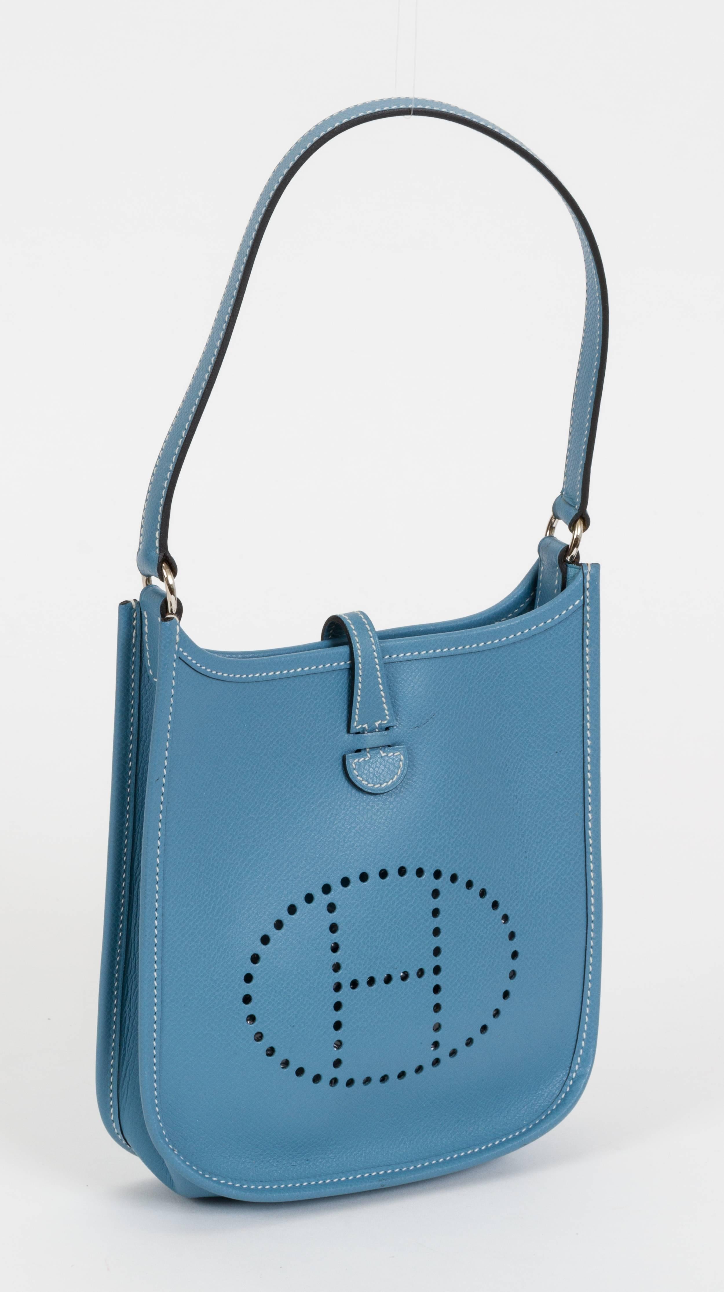 Hermès Evelyne mini shoulder bag in blue jean Epsom leather with palladium hardware. Date stamp 