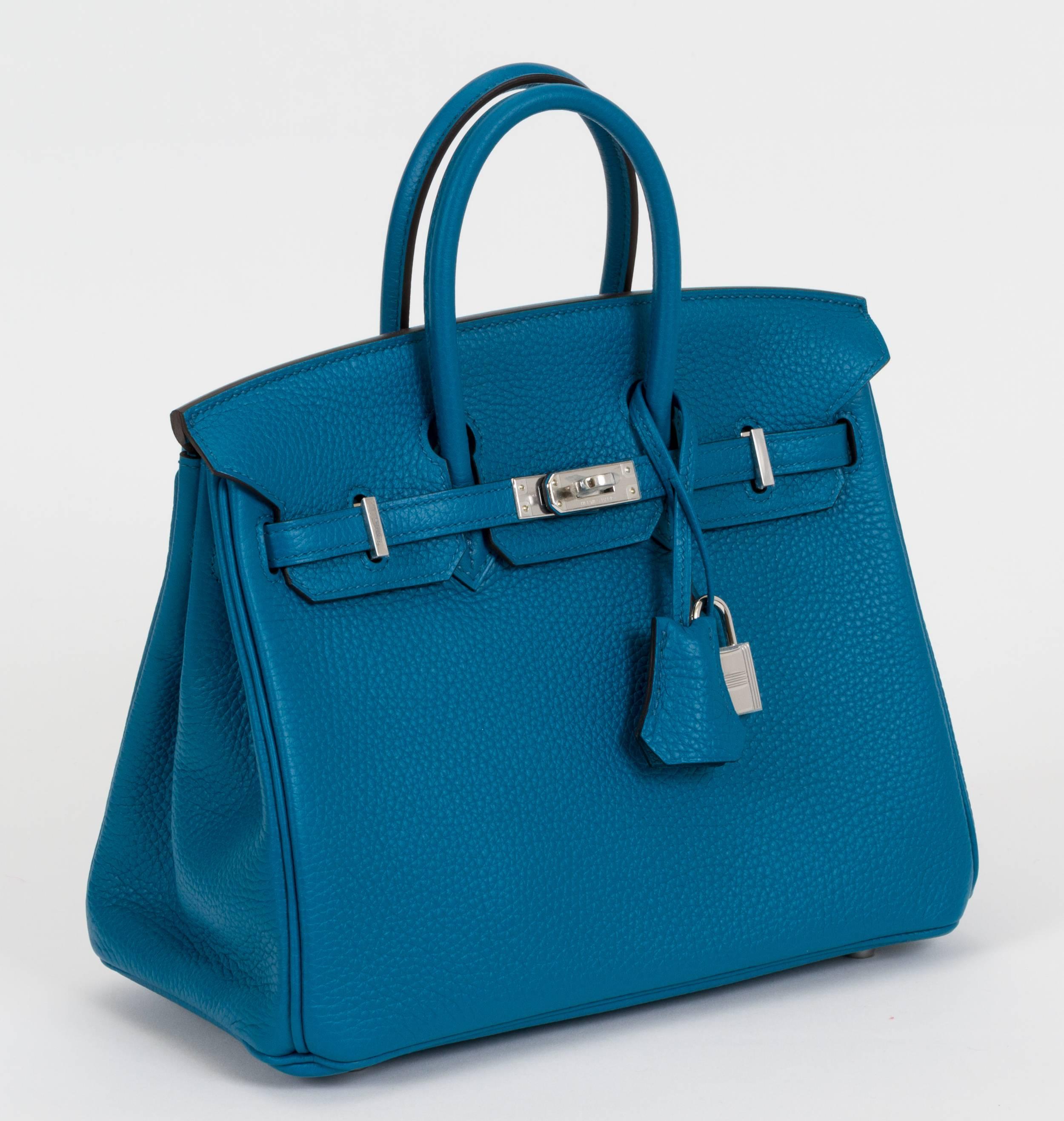 Hermès 25cm Birkin bag in blue izmir Togo leather and silvertone hardware. Handle drop, 3