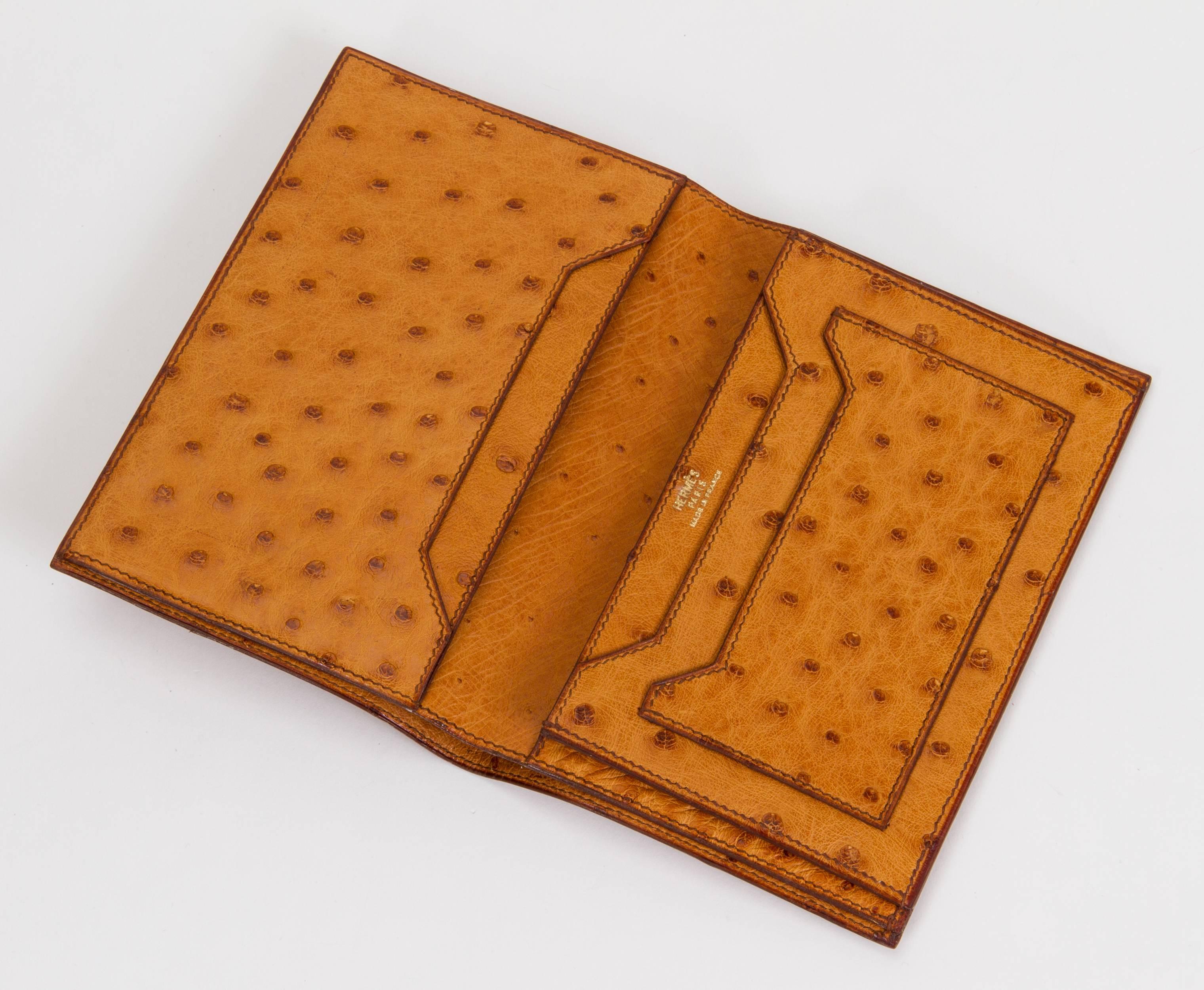 Hermès Ostrich Miel Wallet Unisex In Good Condition In West Hollywood, CA