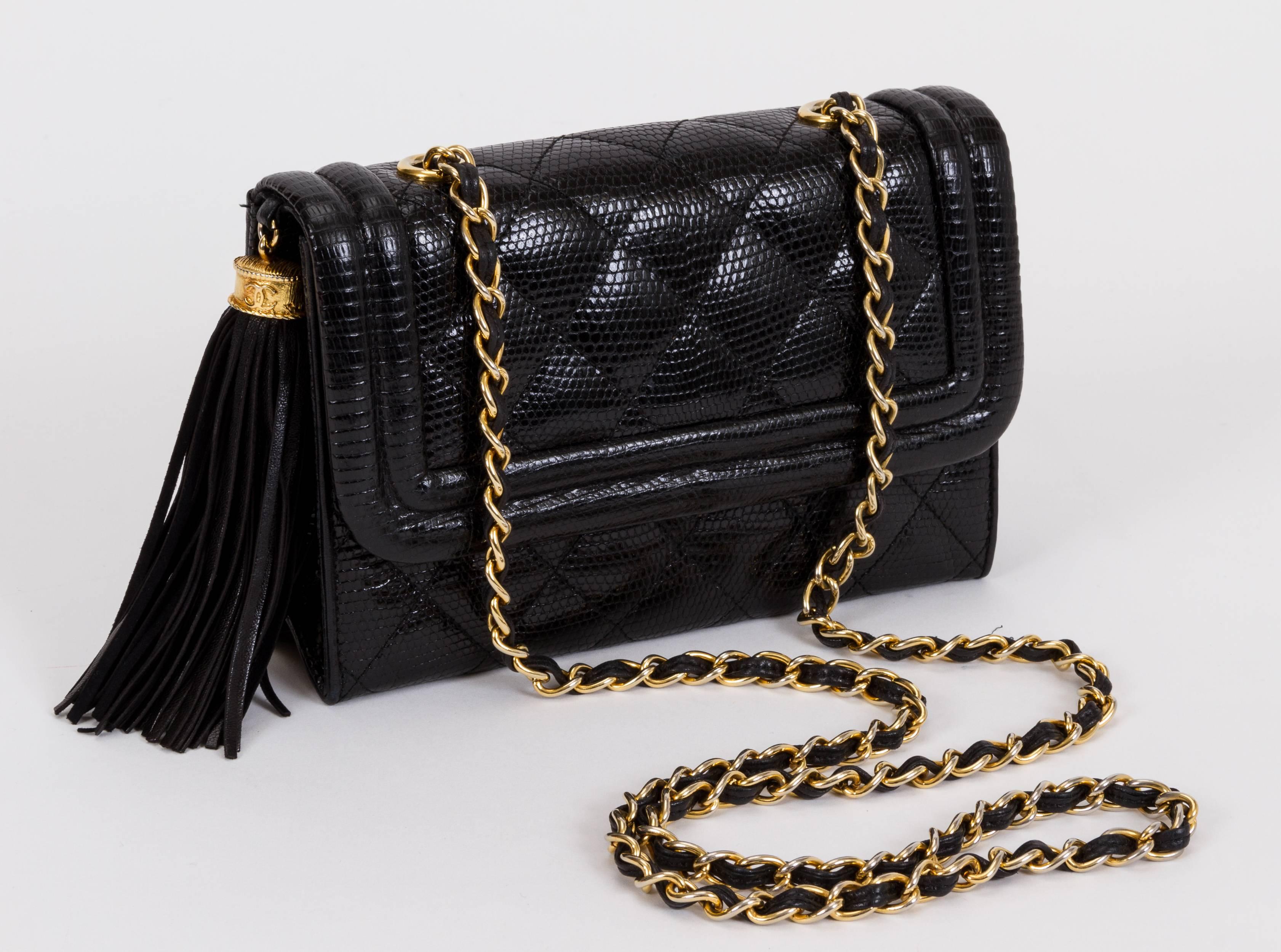 Chanel lizard-embossed leather quilted evening bag. Shoulder drop, 22