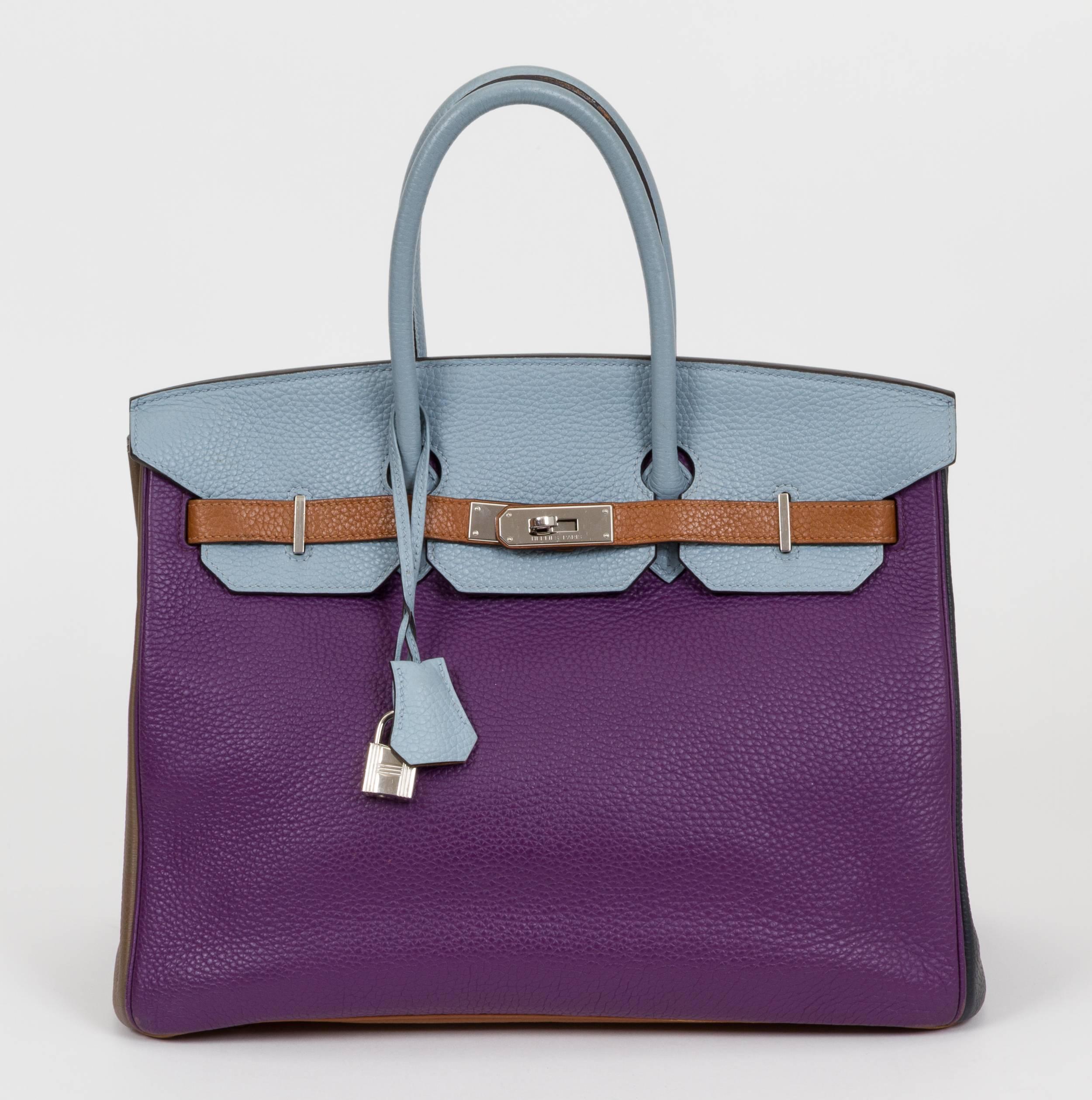 Hermès rare arlequin Birkin. 35cm. Construit en cuir clemence en six couleurs (ultra violet, etain, bleu lin, bleu obscur, etoupe, or) et en matériel palladium. Poignée tombante, 4.5 