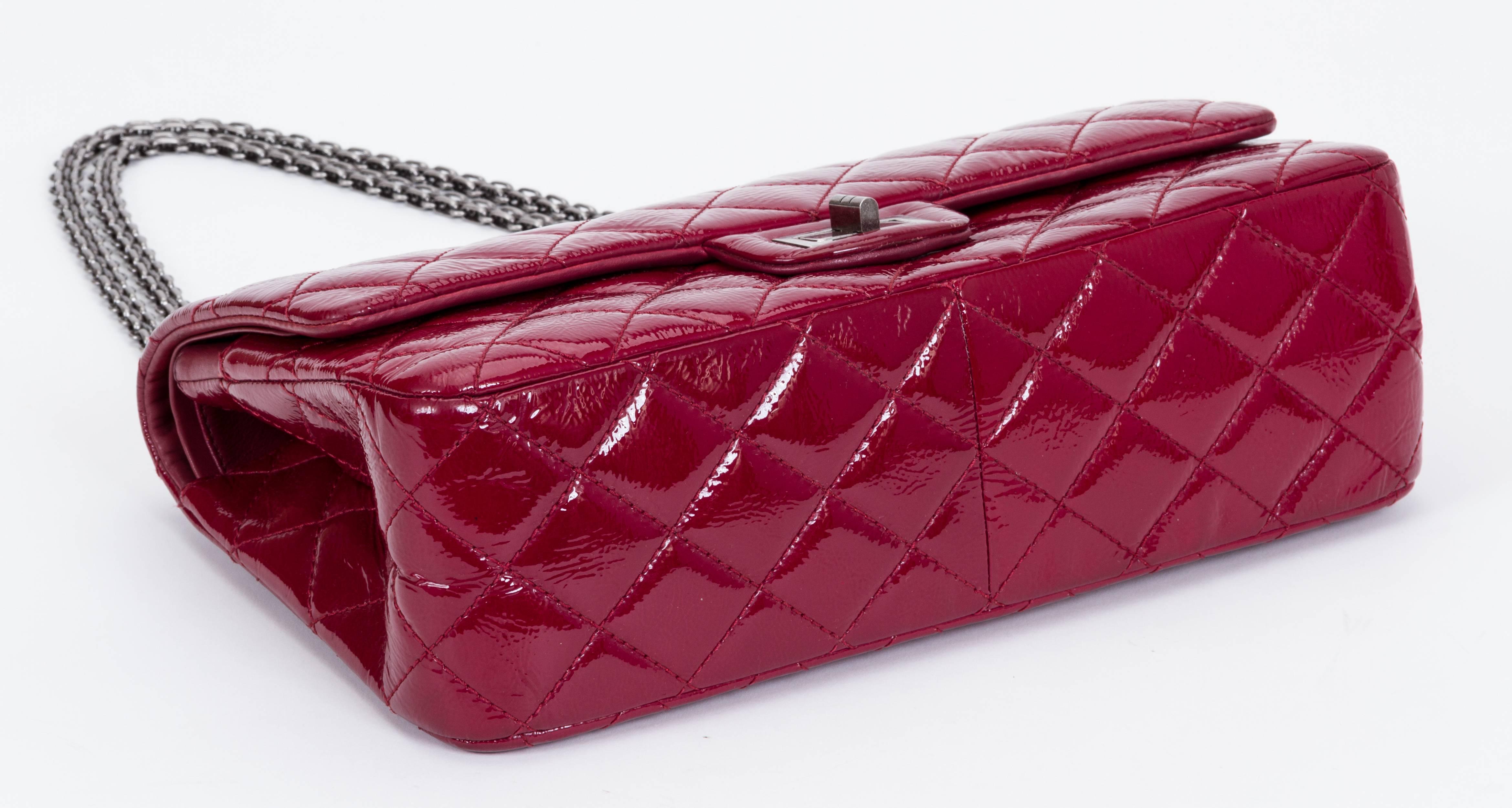 Chanel Burgundy Patent Jumbo Bag In Excellent Condition In West Hollywood, CA