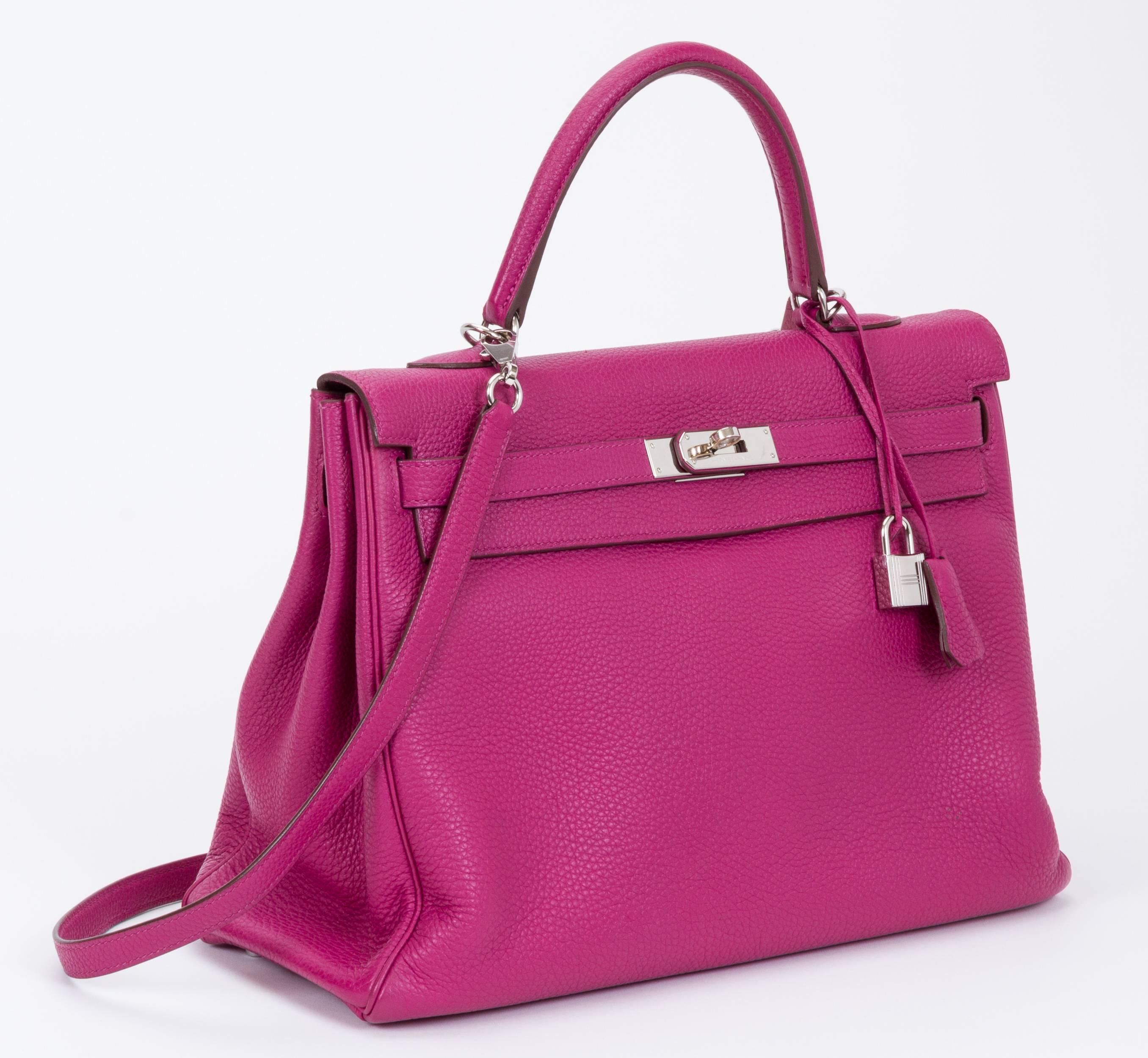 Hermès Kelly 35 c, retourne bag in Tosca togo leather and palladium hardware. Handle drop, 3.5