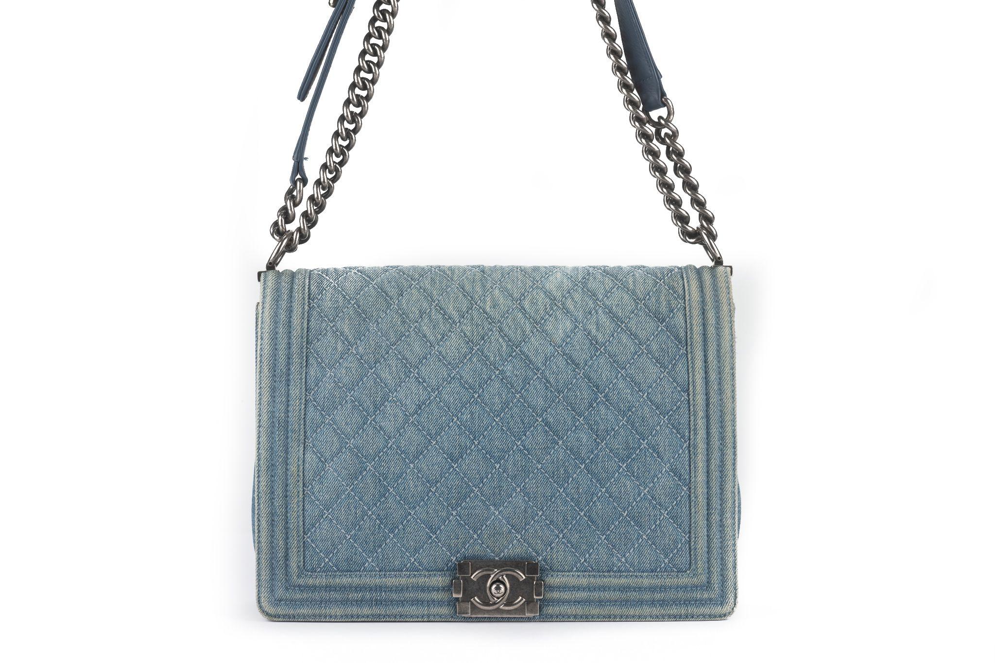 Chanel Denim Quilted Large Boy Flap Blue Pour femmes en vente