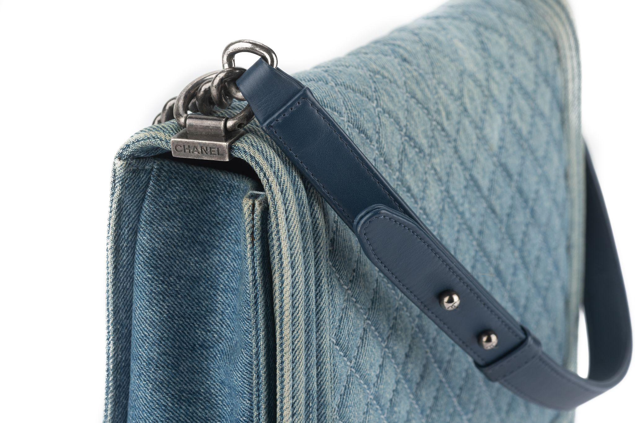 Chanel Denim Quilted Large Boy Flap Blue en vente 3