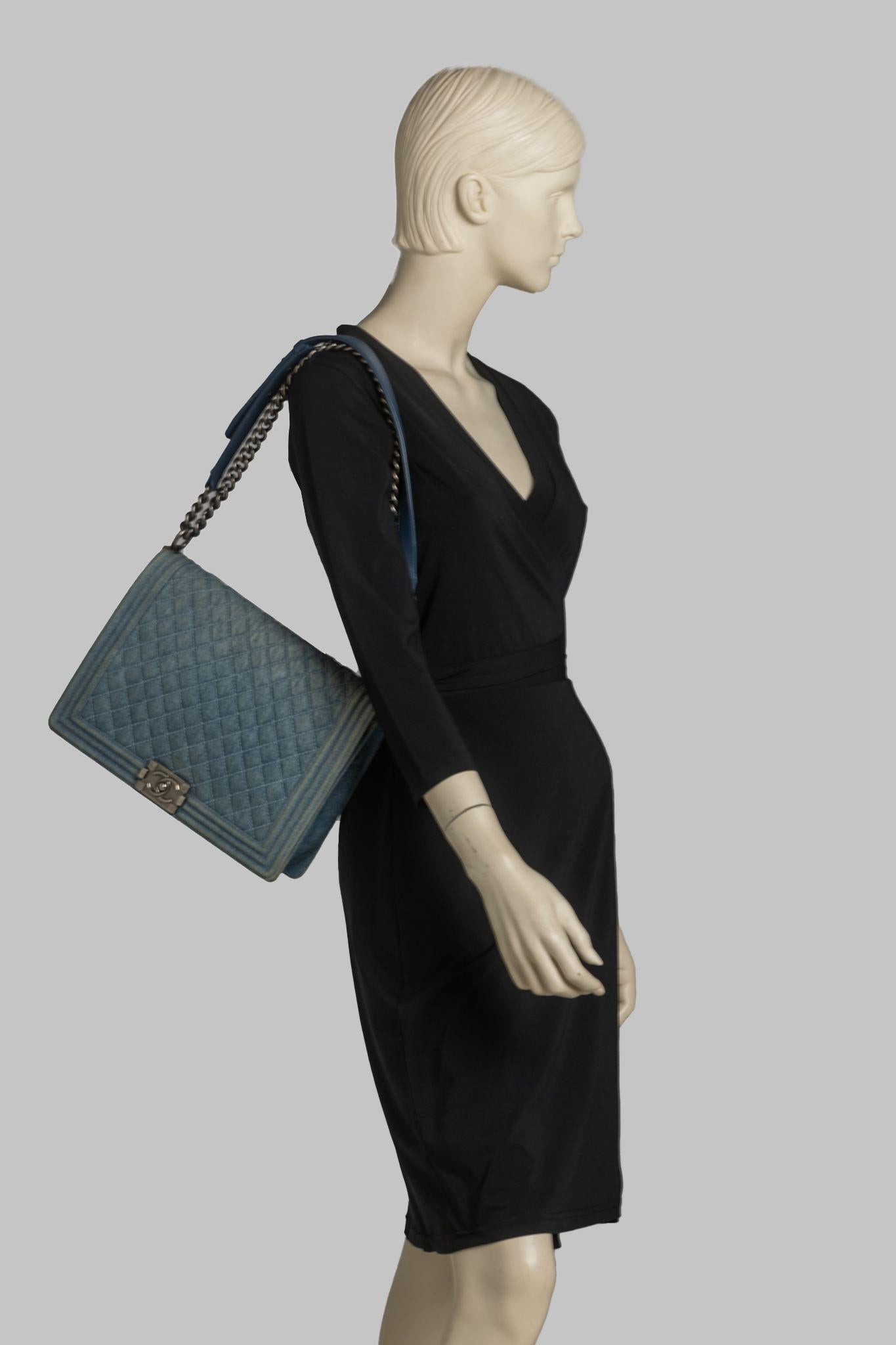 Chanel Denim Quilted Large Boy Flap Blue en vente 10
