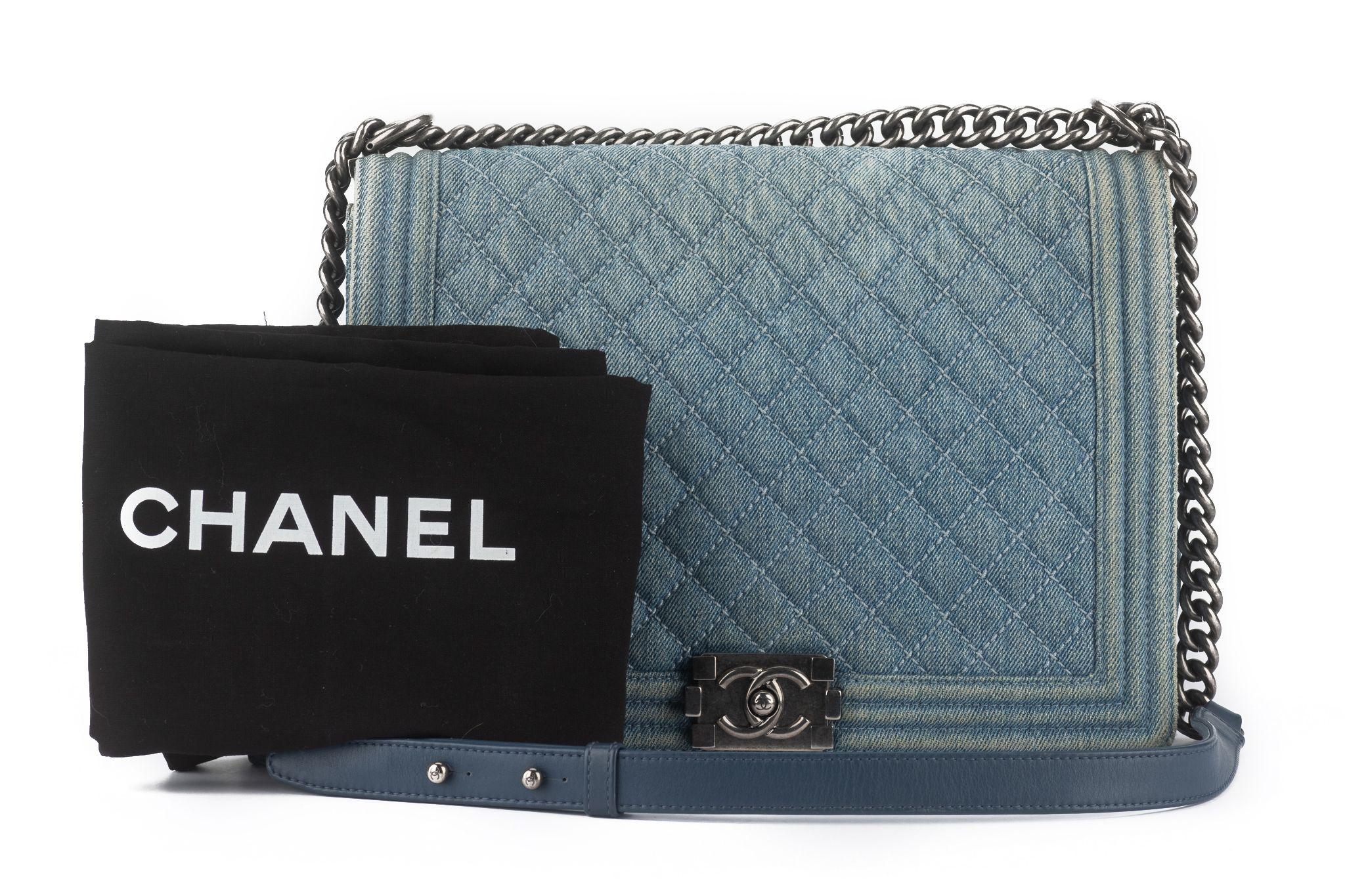 Chanel Denim Quilted Large Boy Flap Blue en vente 11