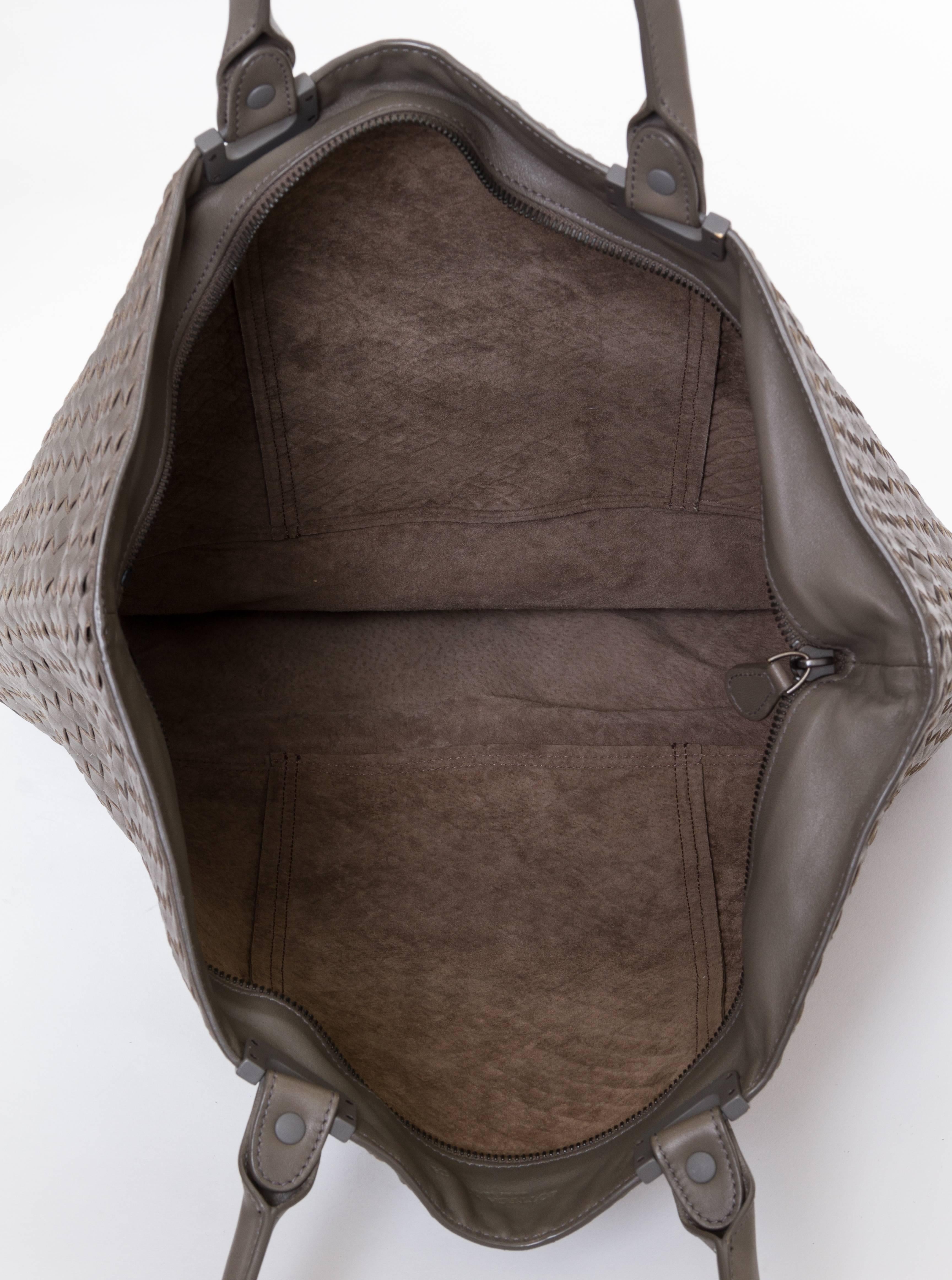 Bottega Veneta Etoupe Shoulder Tote Bag In Excellent Condition In West Hollywood, CA