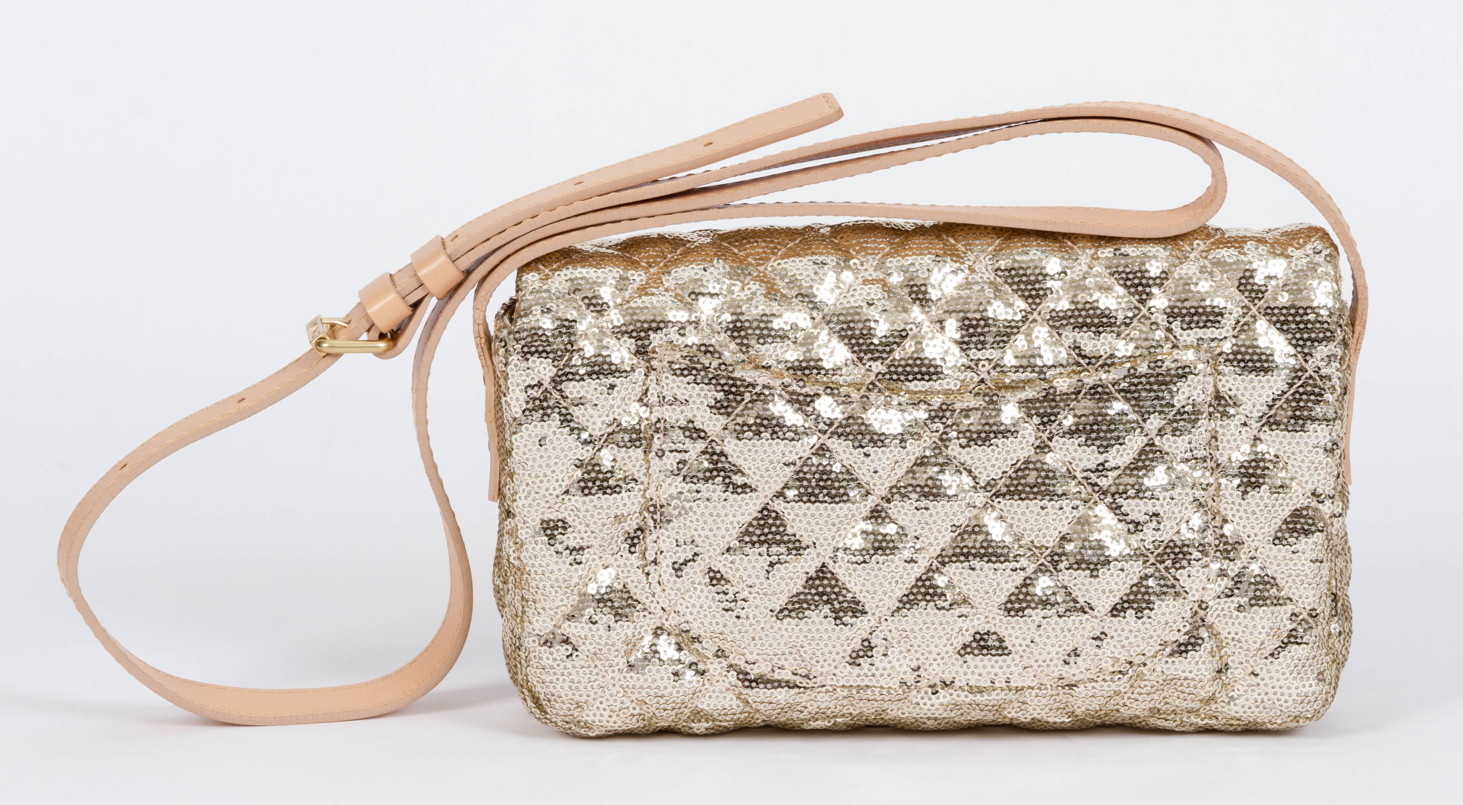 Chanel Gold Sequins Cross Body Bag In Excellent Condition In West Hollywood, CA
