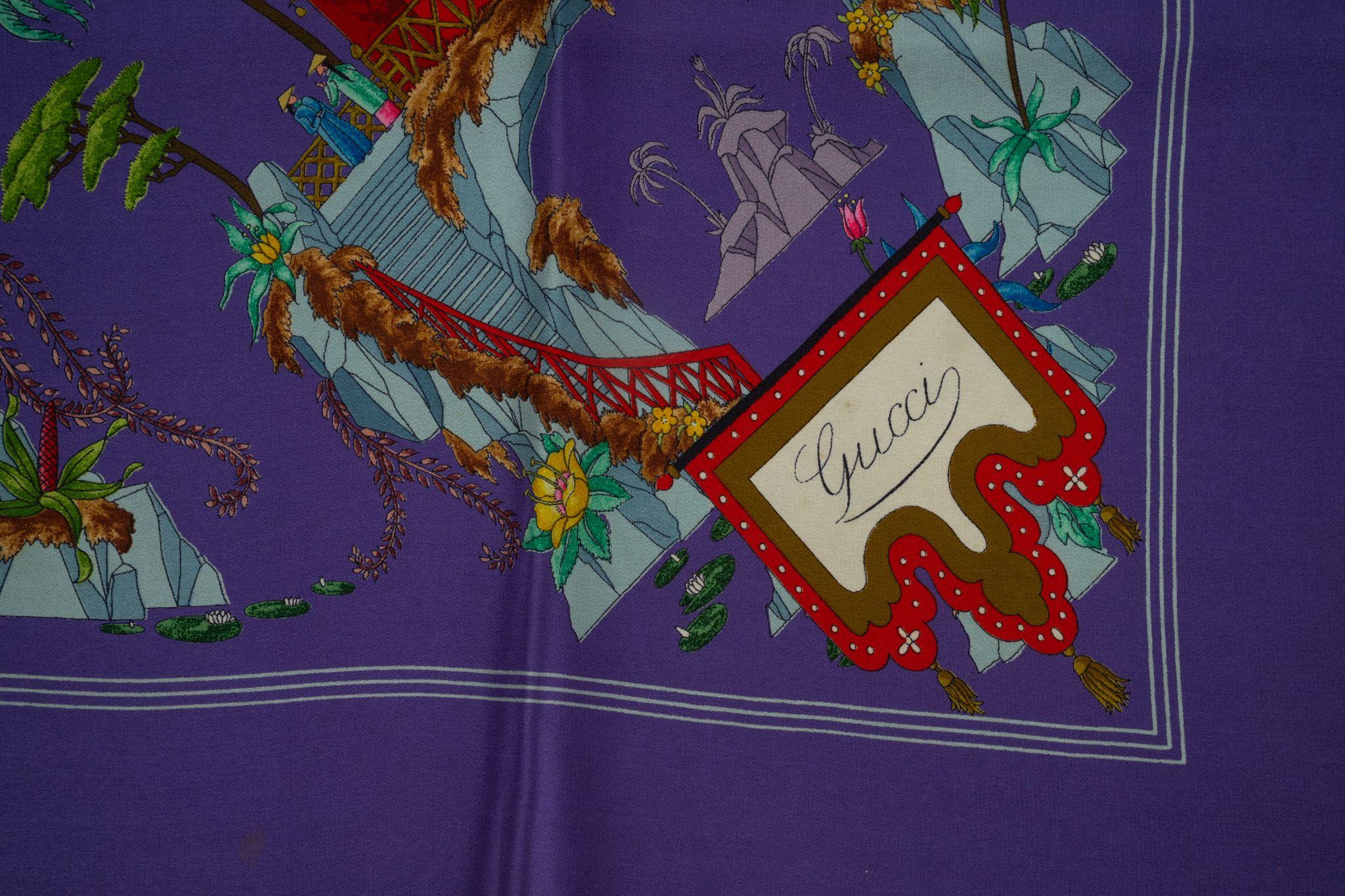 Gucci Vintage Accornero Seidenschal (Grau) im Angebot