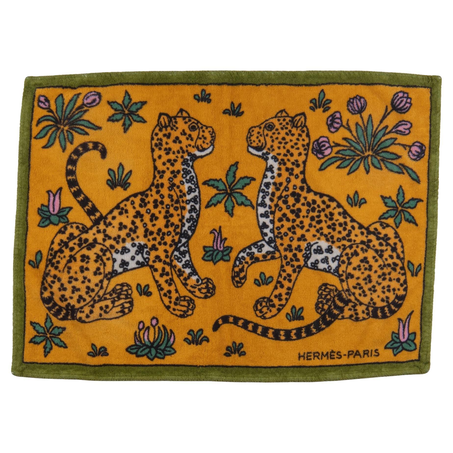 Serviette de plage en léopard Hermès en vente