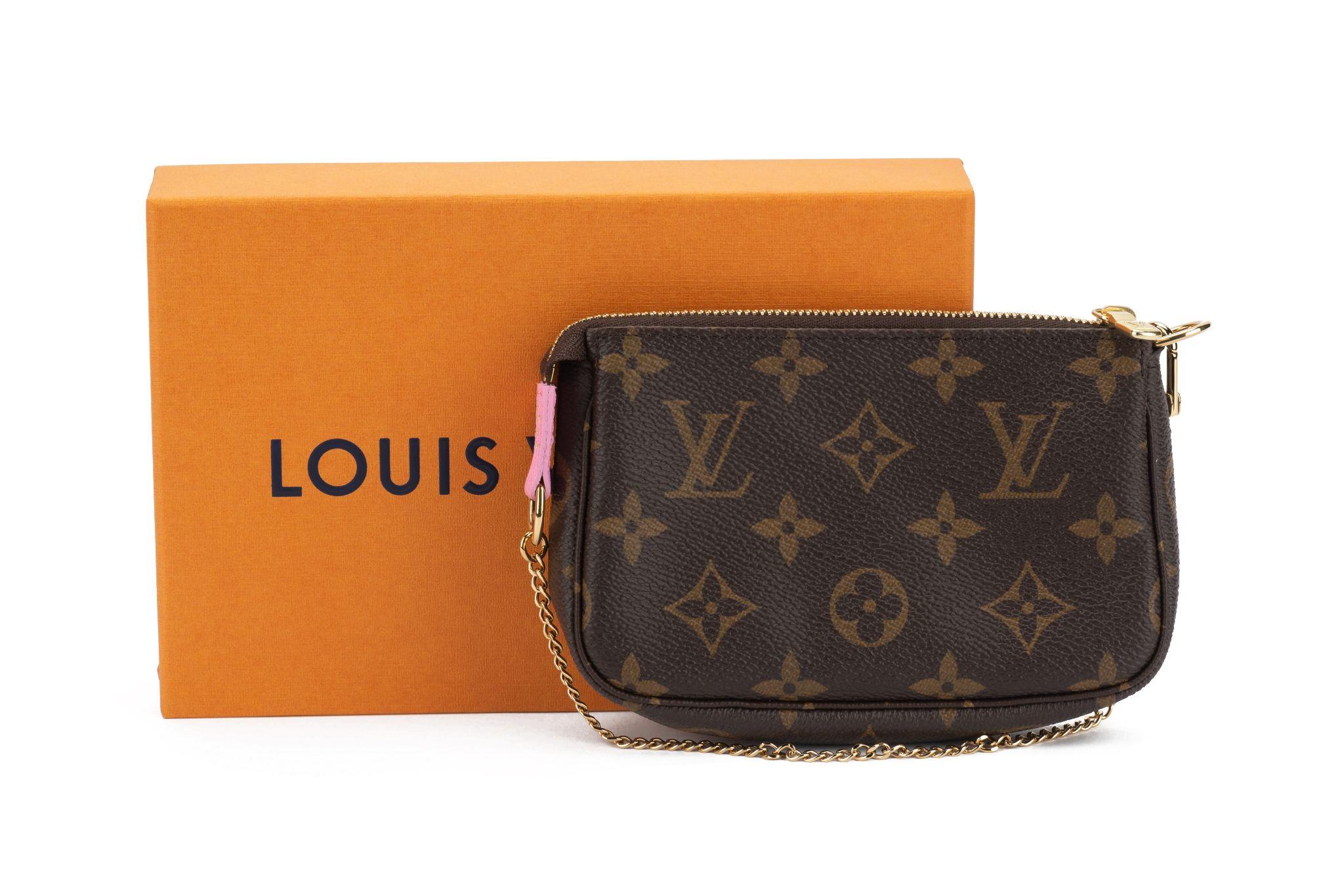 Louis Vuitton Mini Pochette Accessoires belongs to the Vivienne Holidays 2022 collection. It's brand new and comes with the original dustcover and box.