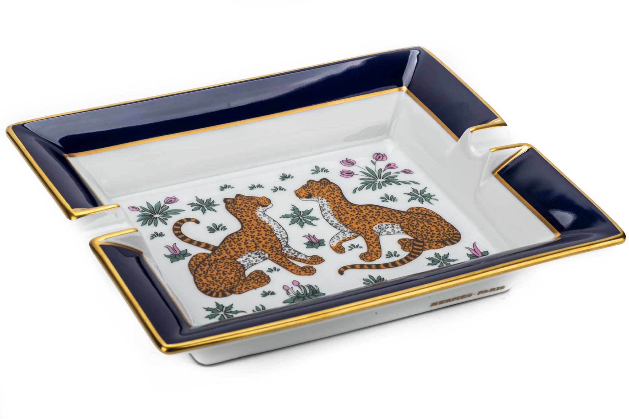 Gray Hermes Blue Guepards Collectible Ashtray For Sale