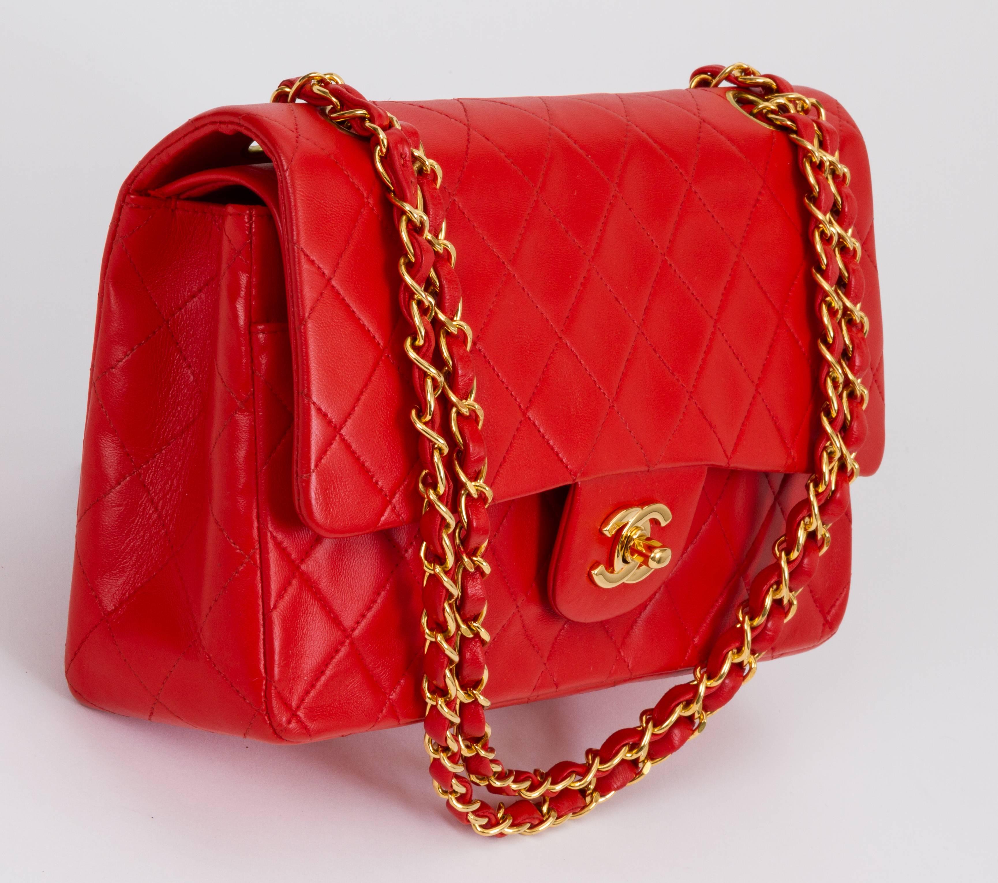 Chanel coral red 10