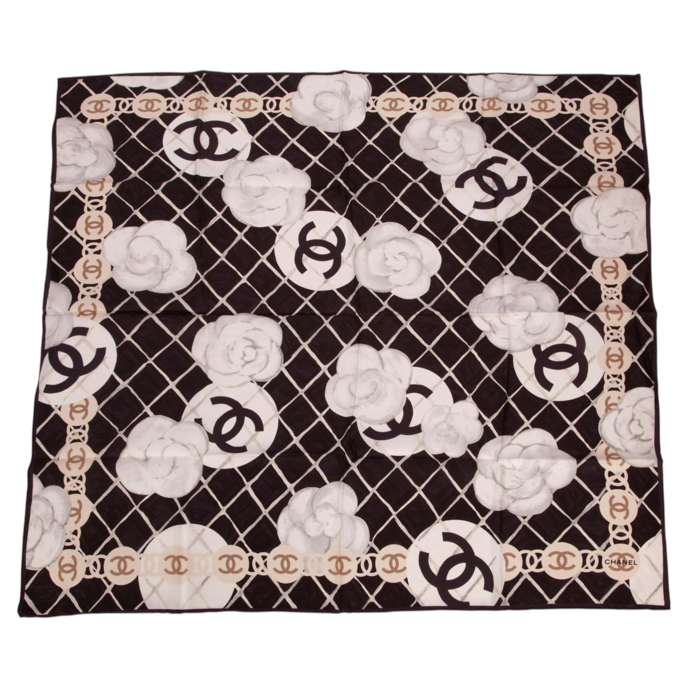 Sciarpa in seta Chanel "Camellia CC" NUOVA