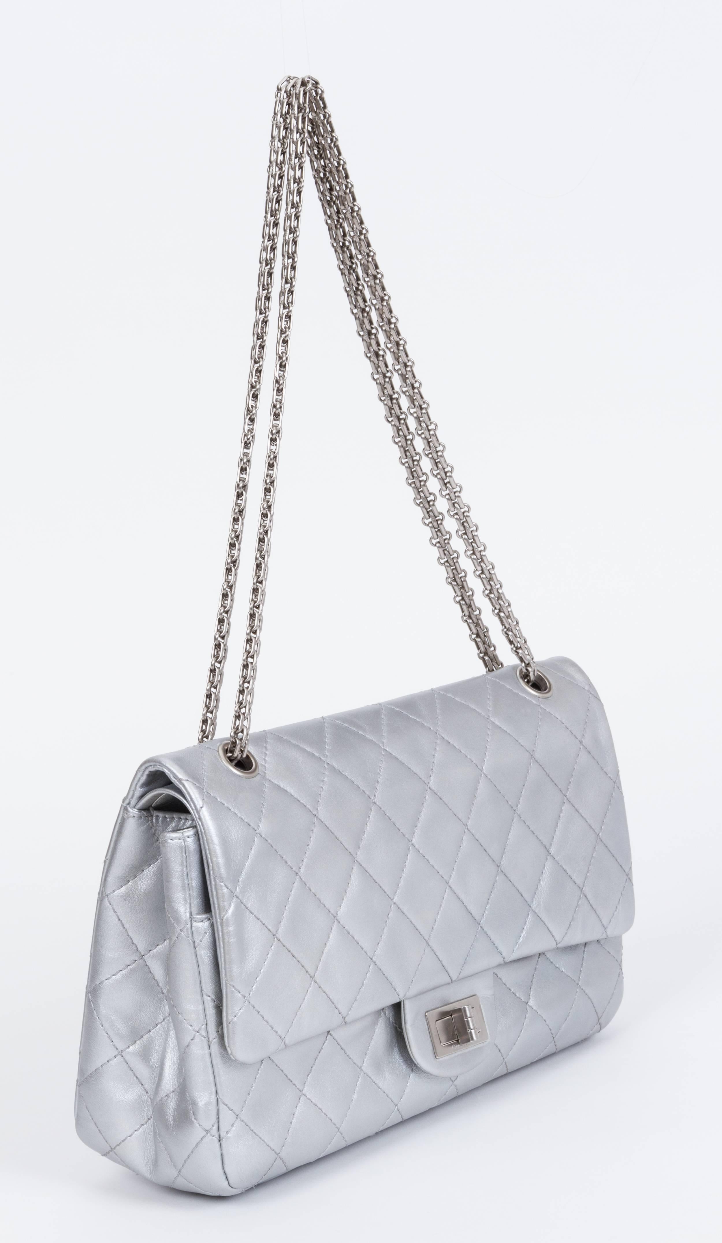 Chanel jumbo reissue silver double flap. Metallic silver leather and silver metal. Can be worn cross body. Shoulder drop 11