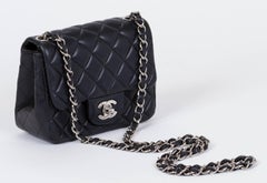 Chanel Mini Classic Schwarz Crossbody Flap