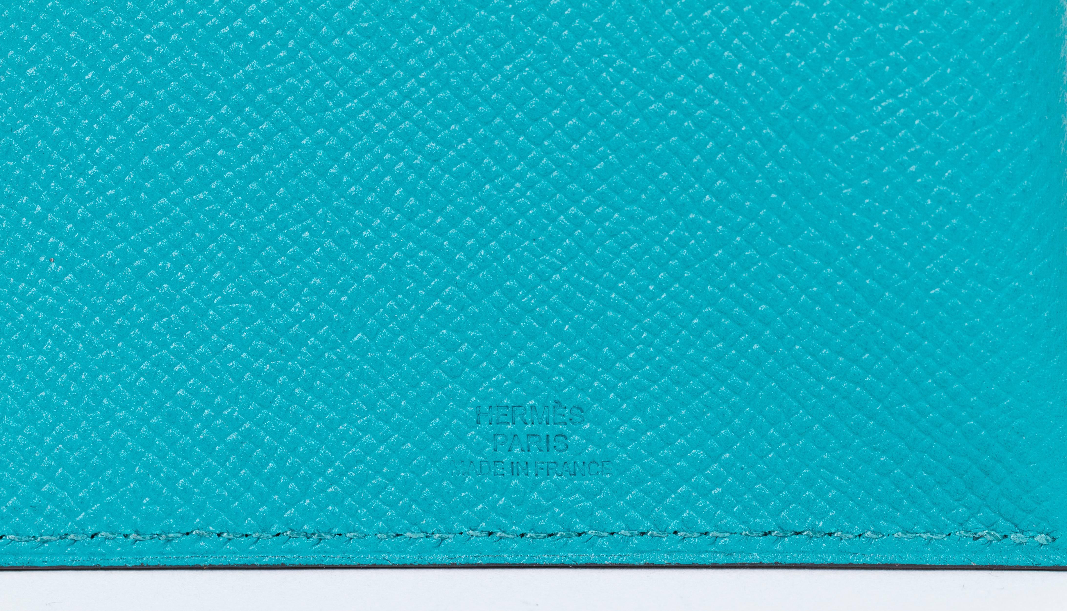 New Hermes Blue Paon Epsom Passport Holder In New Condition In West Hollywood, CA