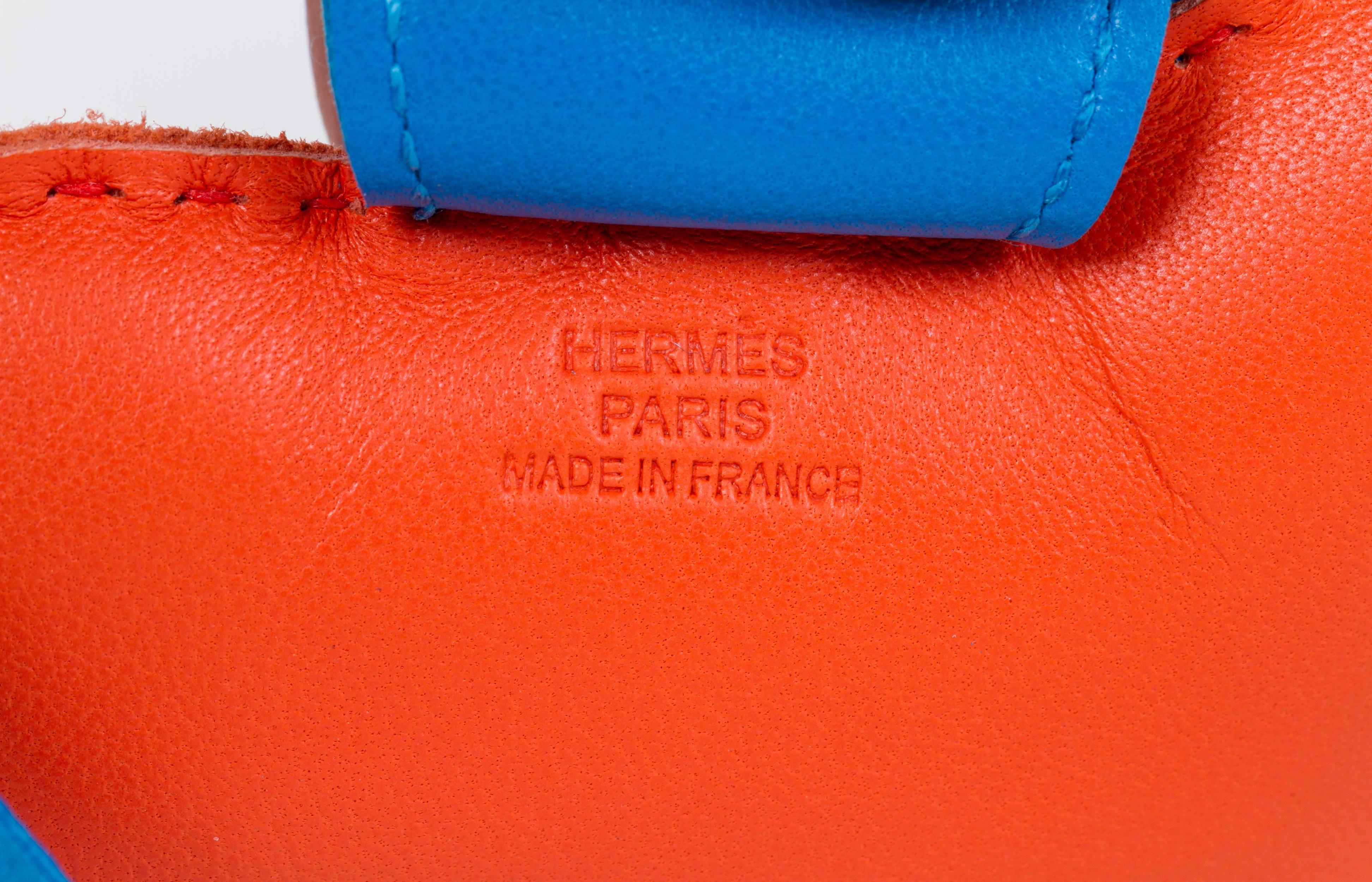 Hermes MM Orange Mohnblumen Rodeo Tasche Charme im Zustand „Neu“ im Angebot in West Hollywood, CA