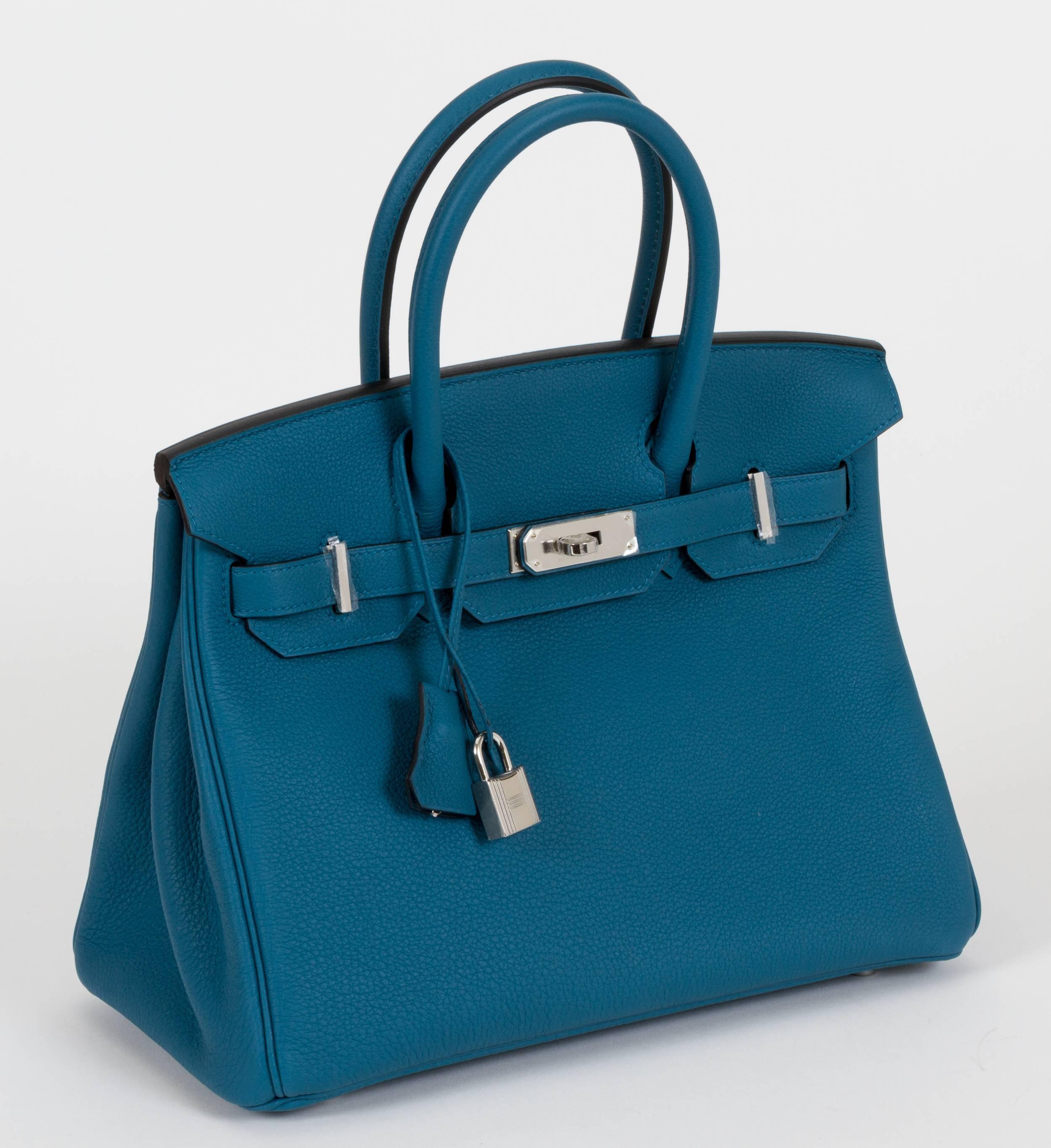 Hermès 30cm birkin bag in blue cobalt togo leather and palladium hardware. Handle drop, 3