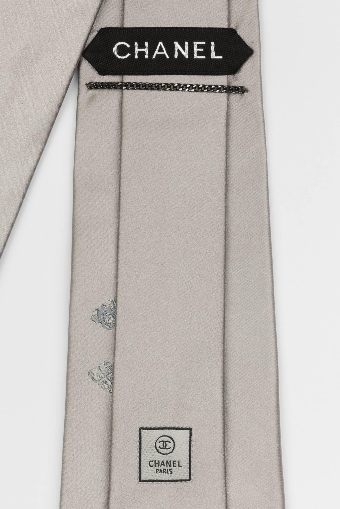 Chanel Silver CC Logo Silk Tie In New Condition In West Hollywood, CA