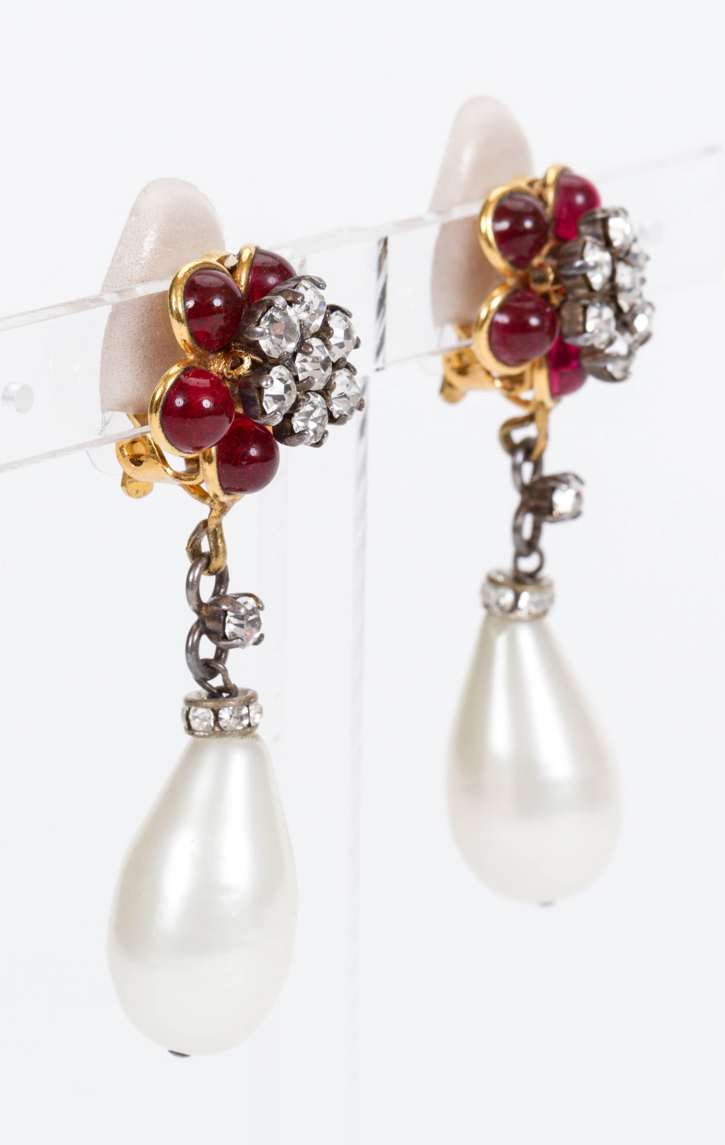 Chanel purple gripoix flower pearl drop clip earrings. Collection autumn 94. Come with original box.
