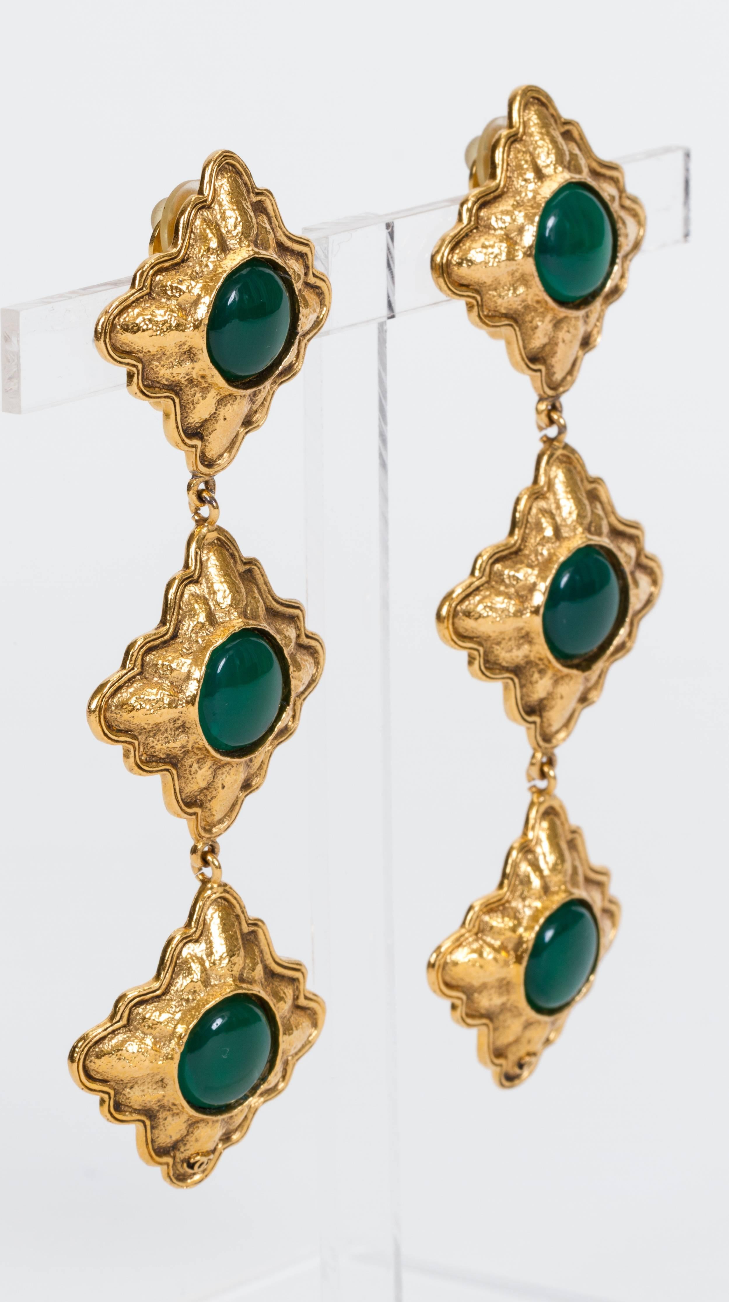 Chanel long gold and green gripoix clip dangle earrings. Collection 26, mid 80s by Victoire de Castellaine. Come with original box.
