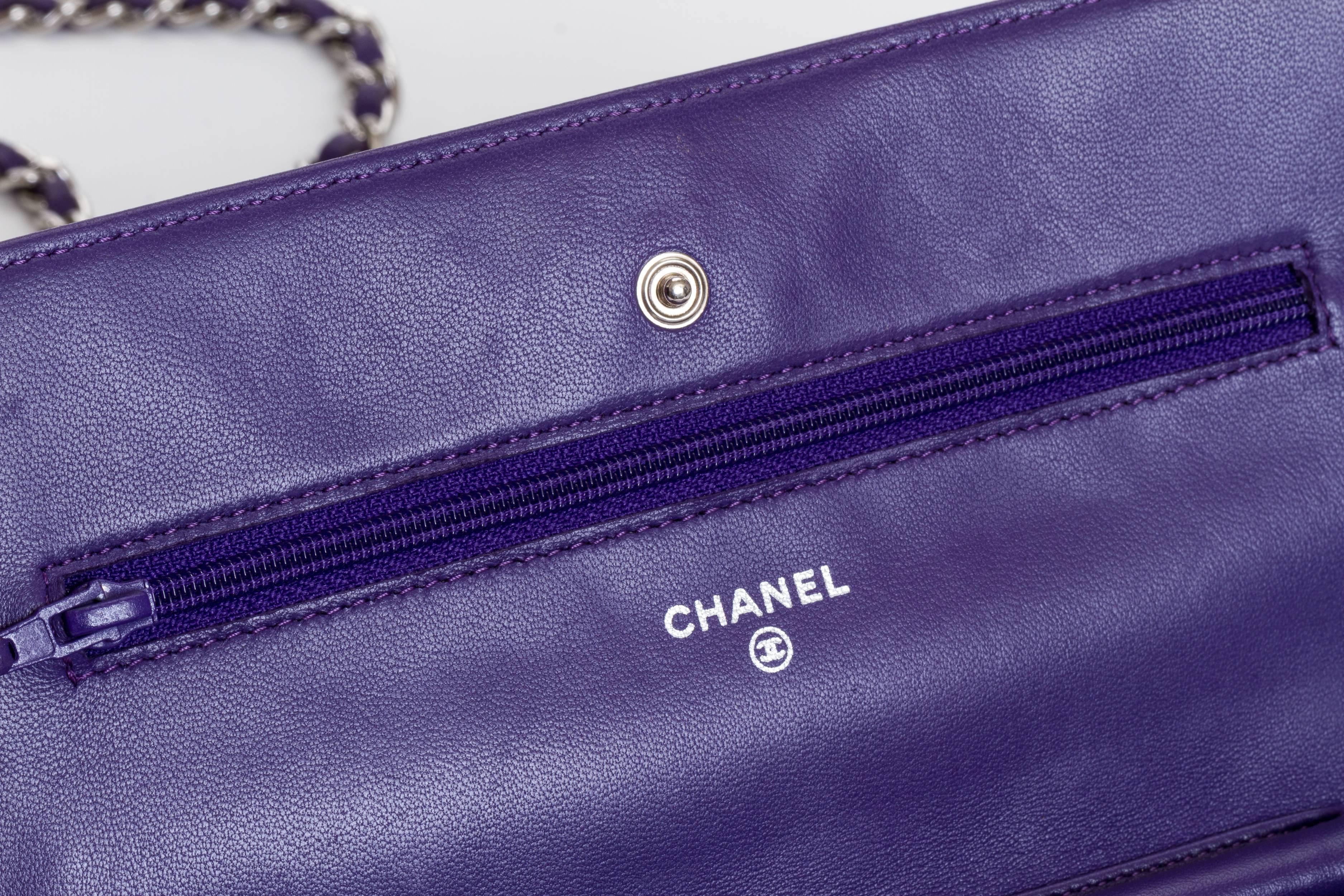 Chanel Reissue Purple Wallet On A Chain Bag In Good Condition In West Hollywood, CA