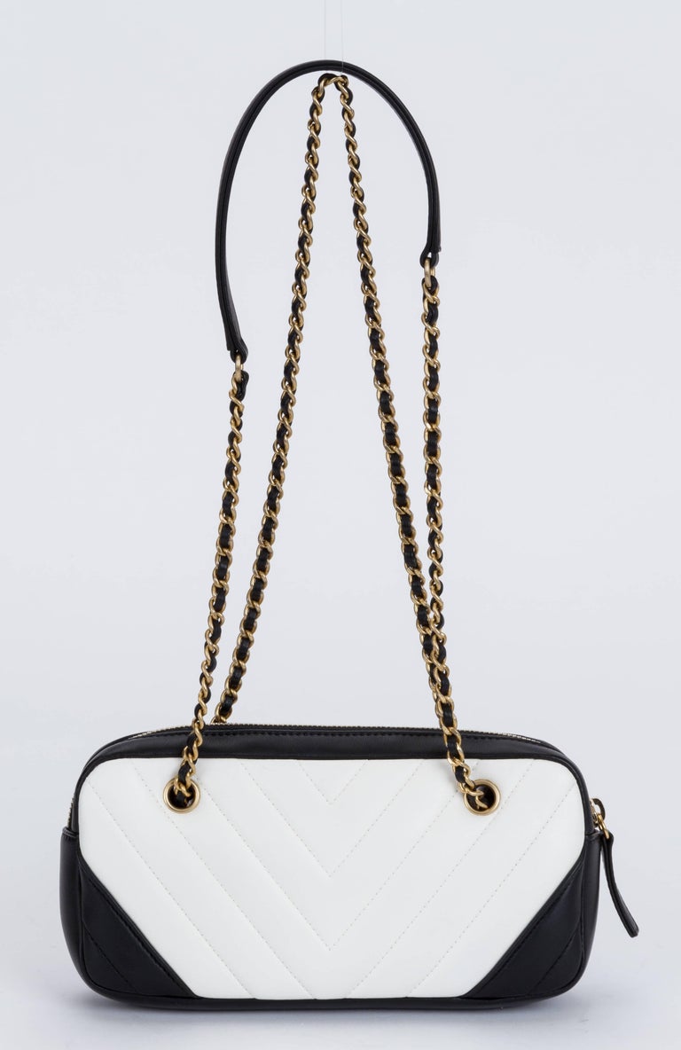 Chanel Black and White Chevron Crossbody Bag at 1stDibs chanel