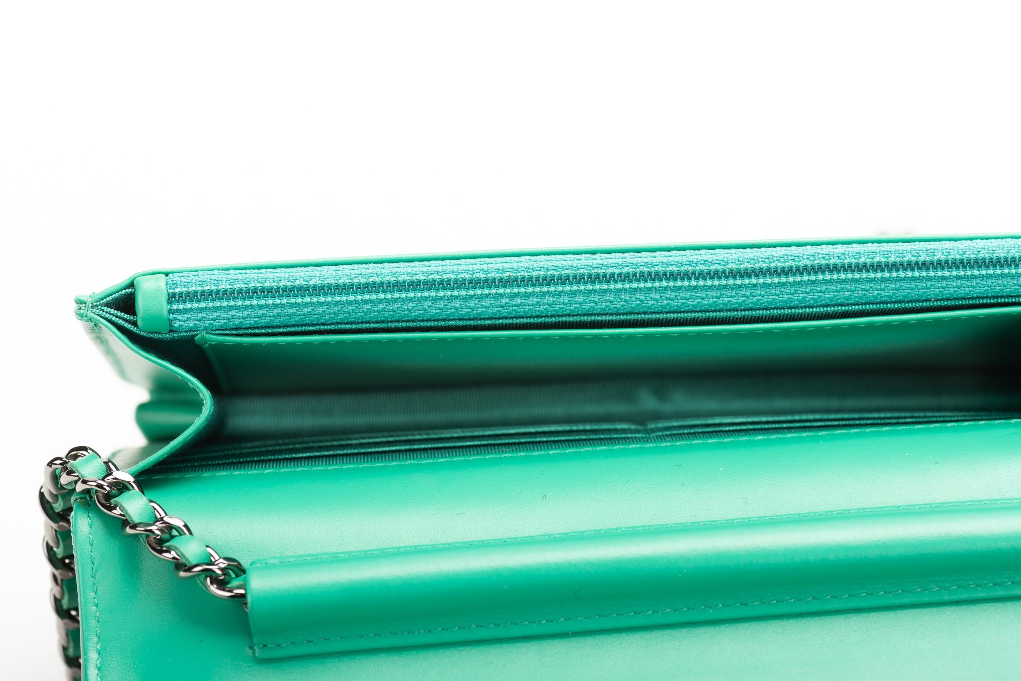 Chanel Emerald Green Patent Cross Body Bag 2