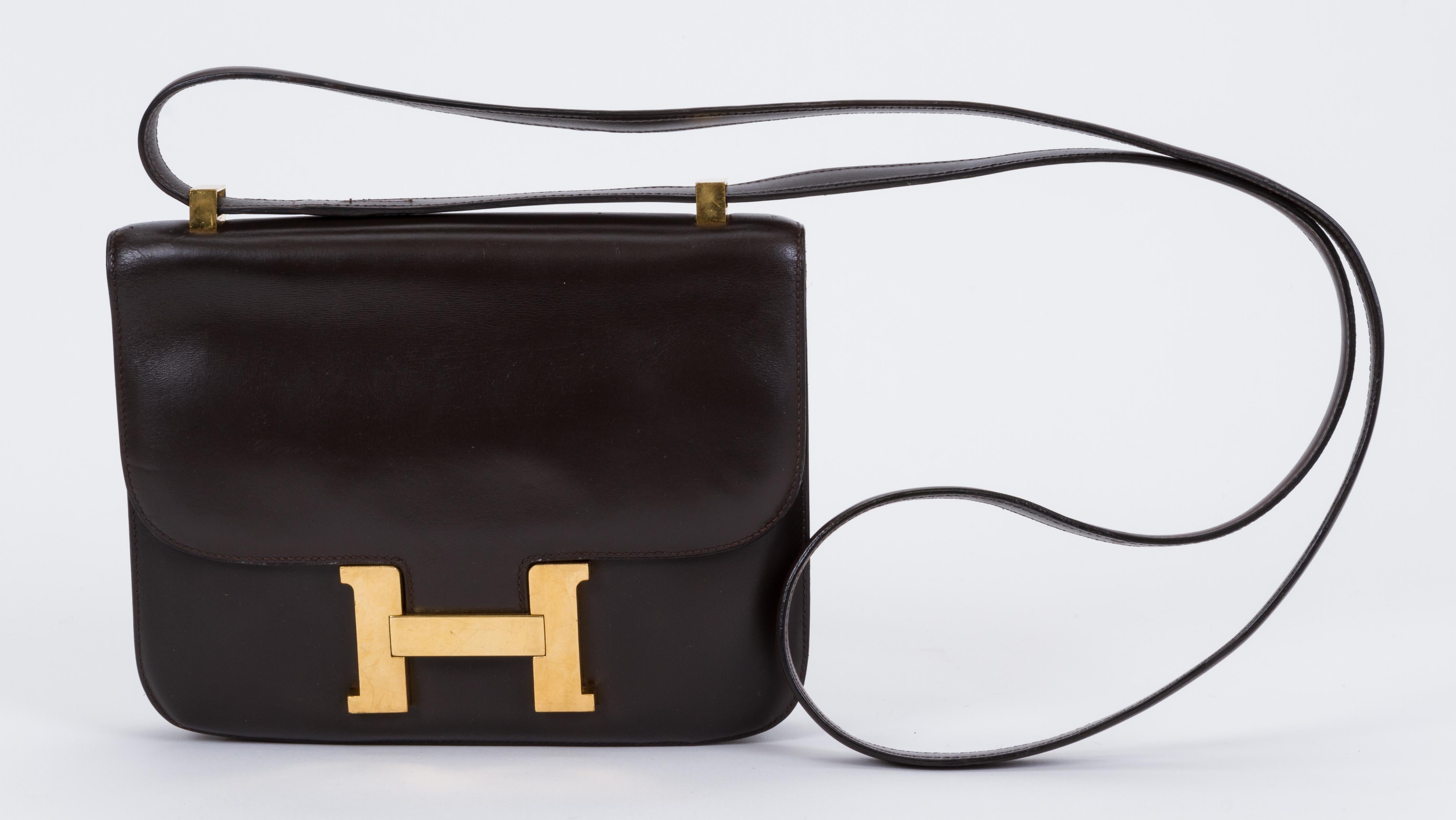 Hermès chocolate brown box calf leather constance bag. Dated B for 1972. Shoulder drop, 12.5