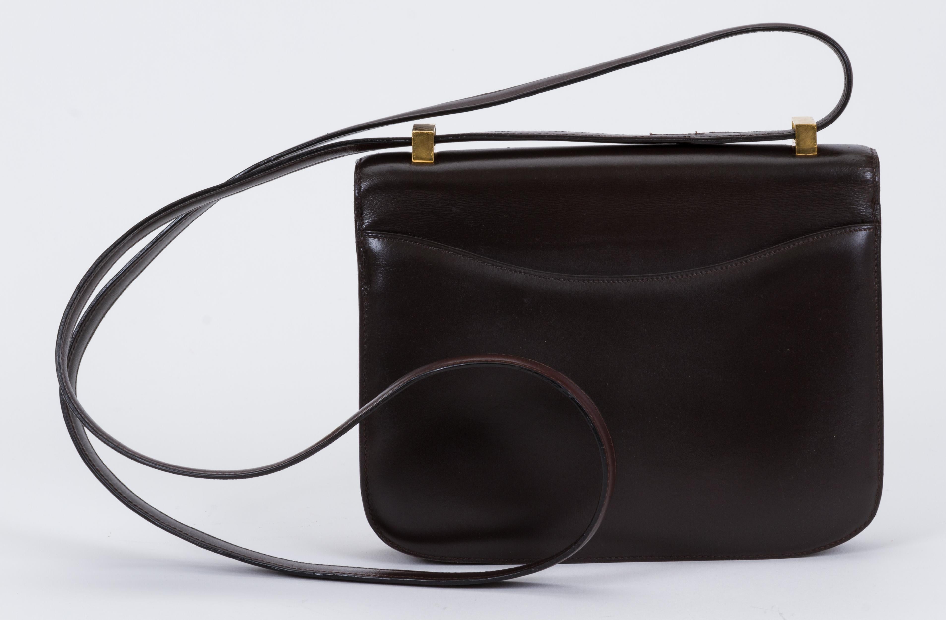 Hermès Vintage 70's Brown Box Constance Crossbody Bag In Good Condition In West Hollywood, CA