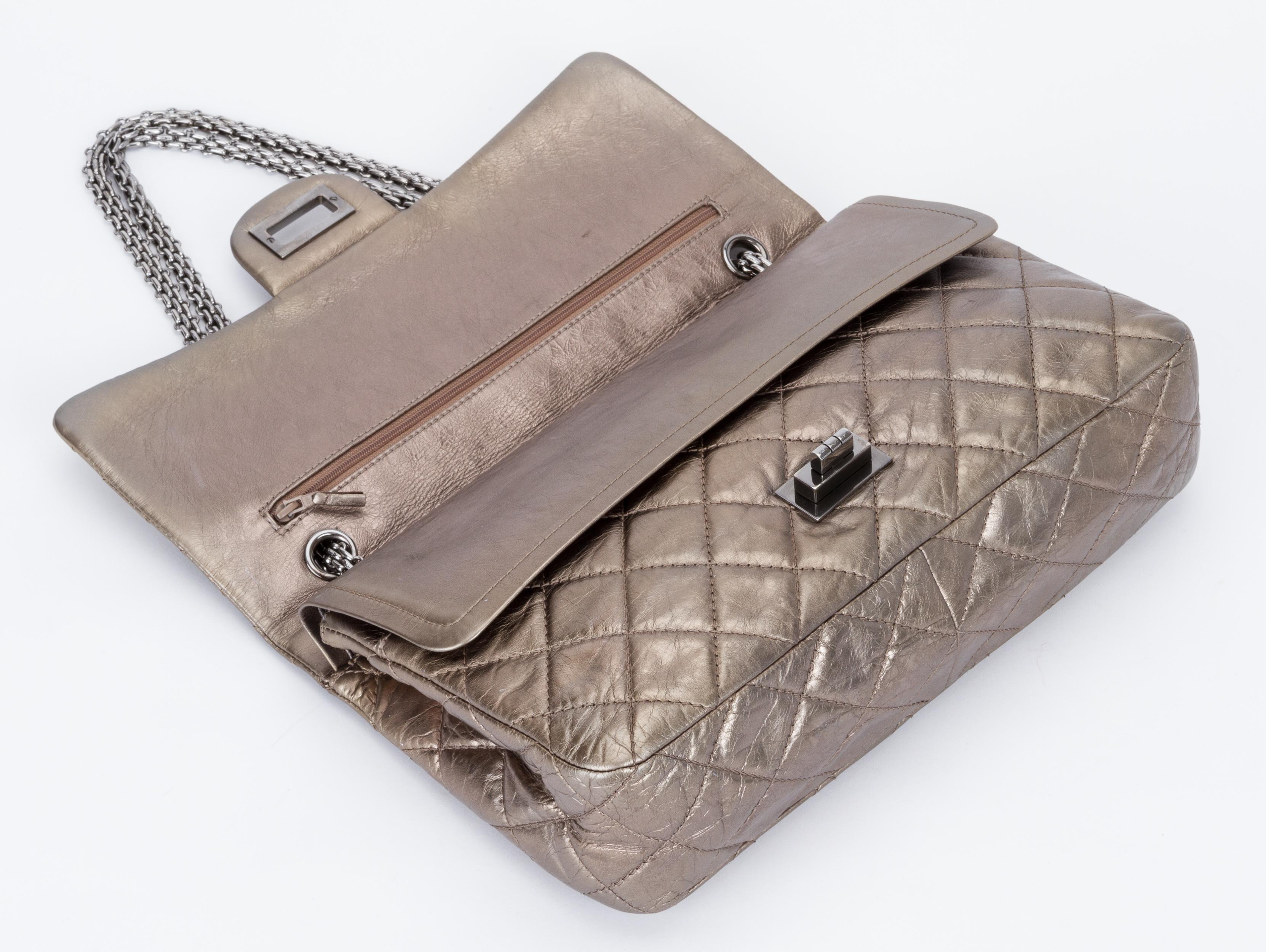 Chanel Bolso Jumbo Solapa Reissue Metalizado en Bueno estado para la venta en West Hollywood, CA