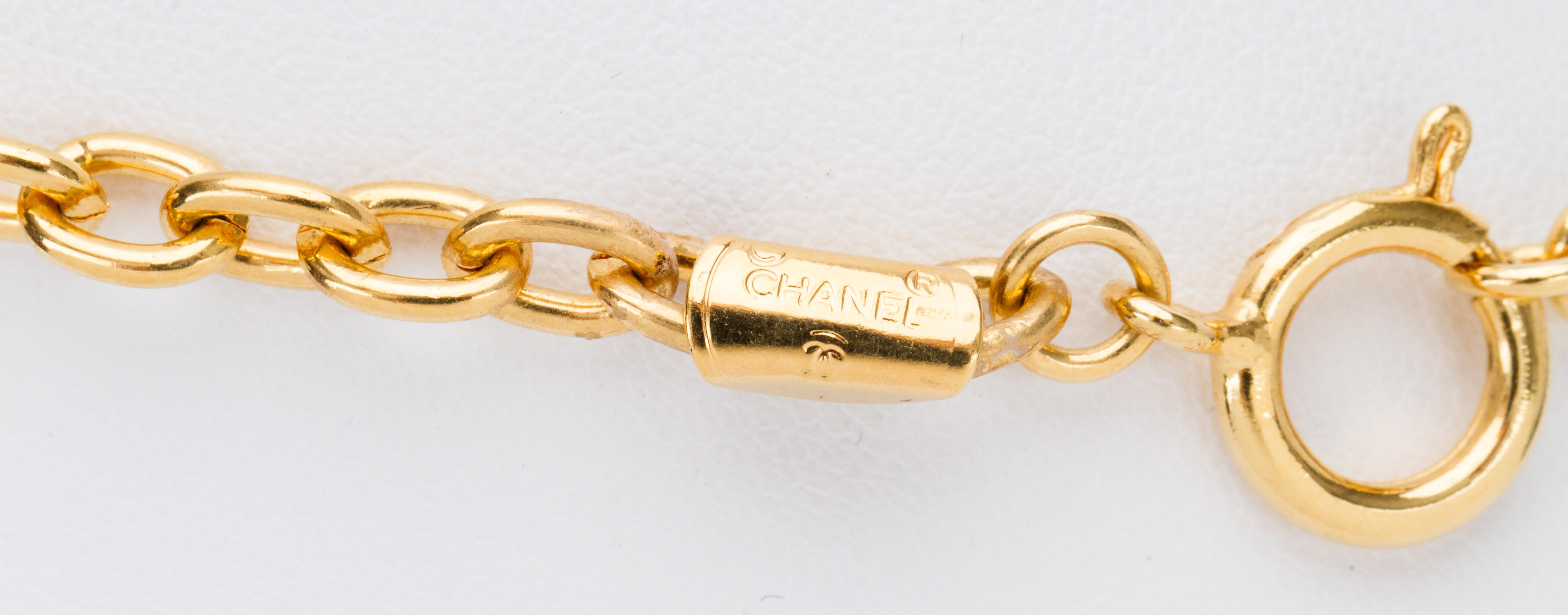1970s choker necklace