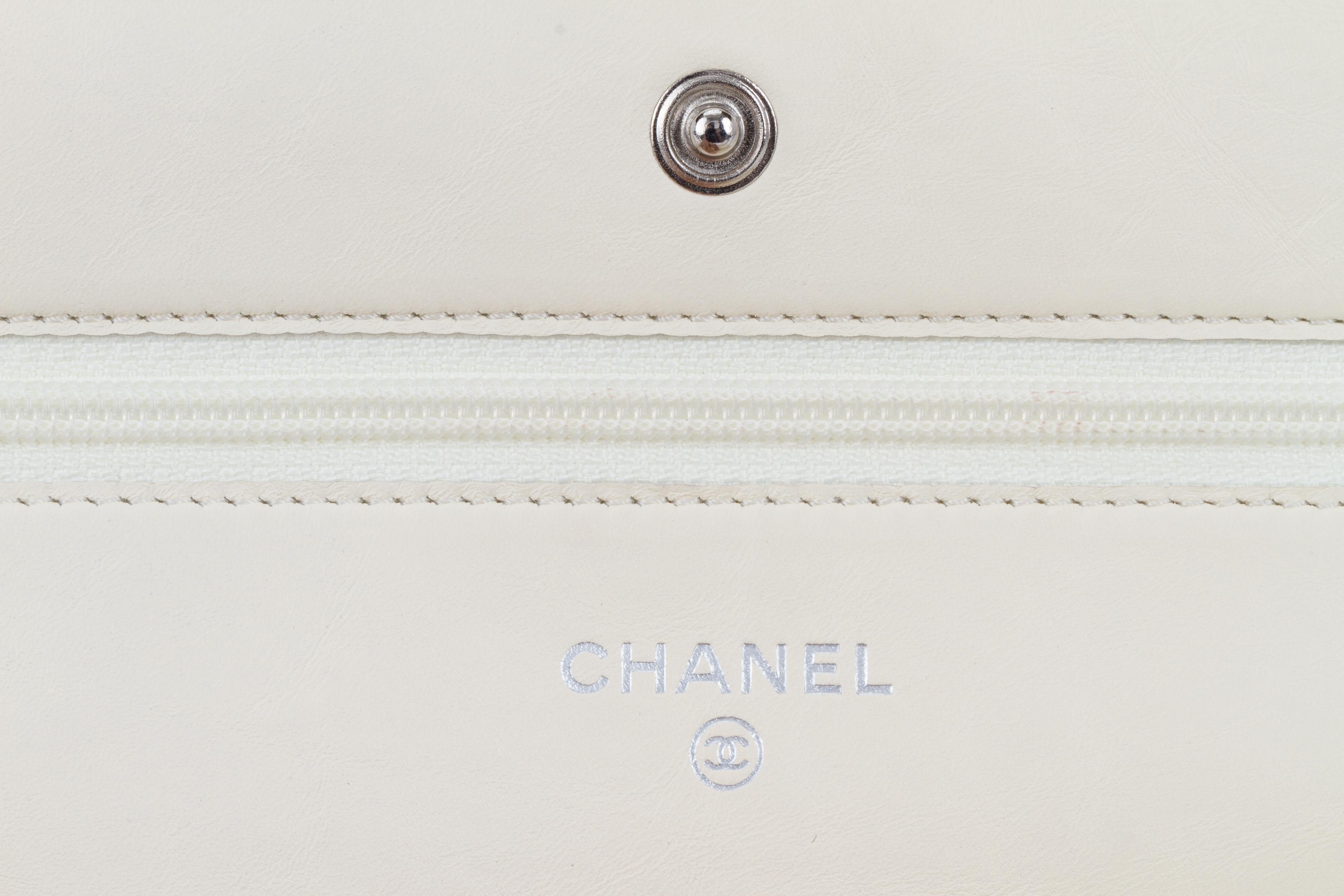 Chanel Reissue White Wallet On A Chain Bag 2