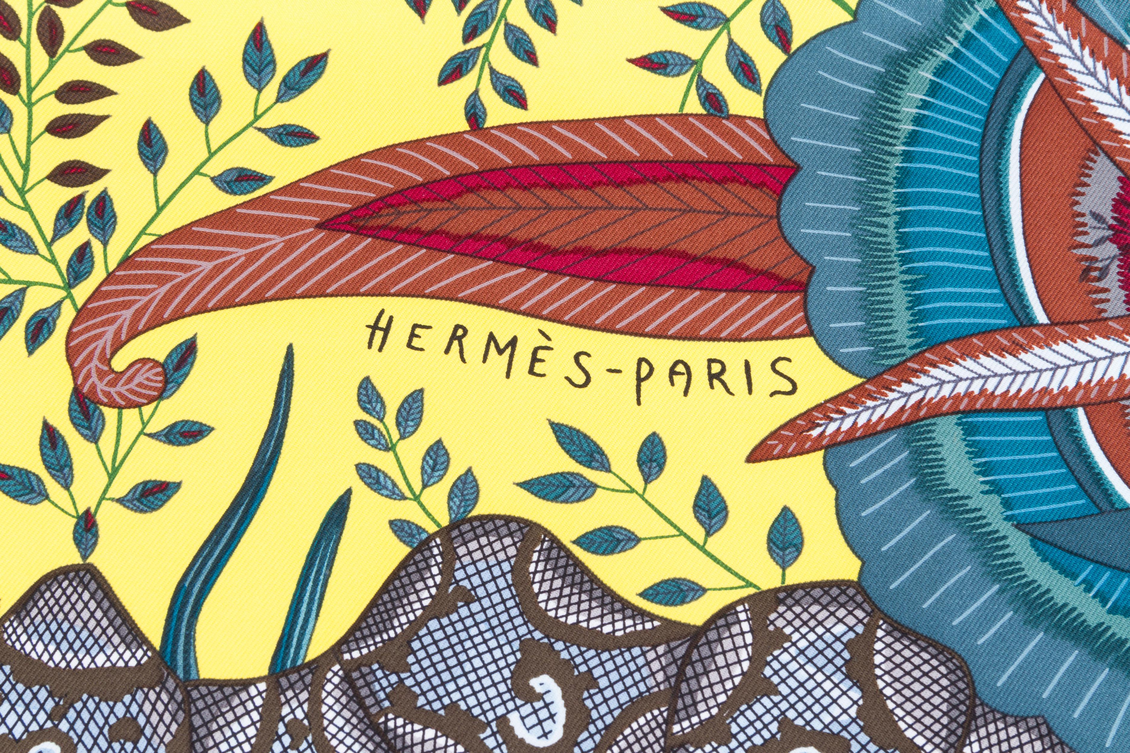 Marron Hermès - Écharpe en soie « Flowers of South Africa » en vente