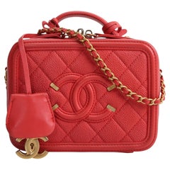 2019 CHANEL Small Caviar Filigree Vanity Case Coral